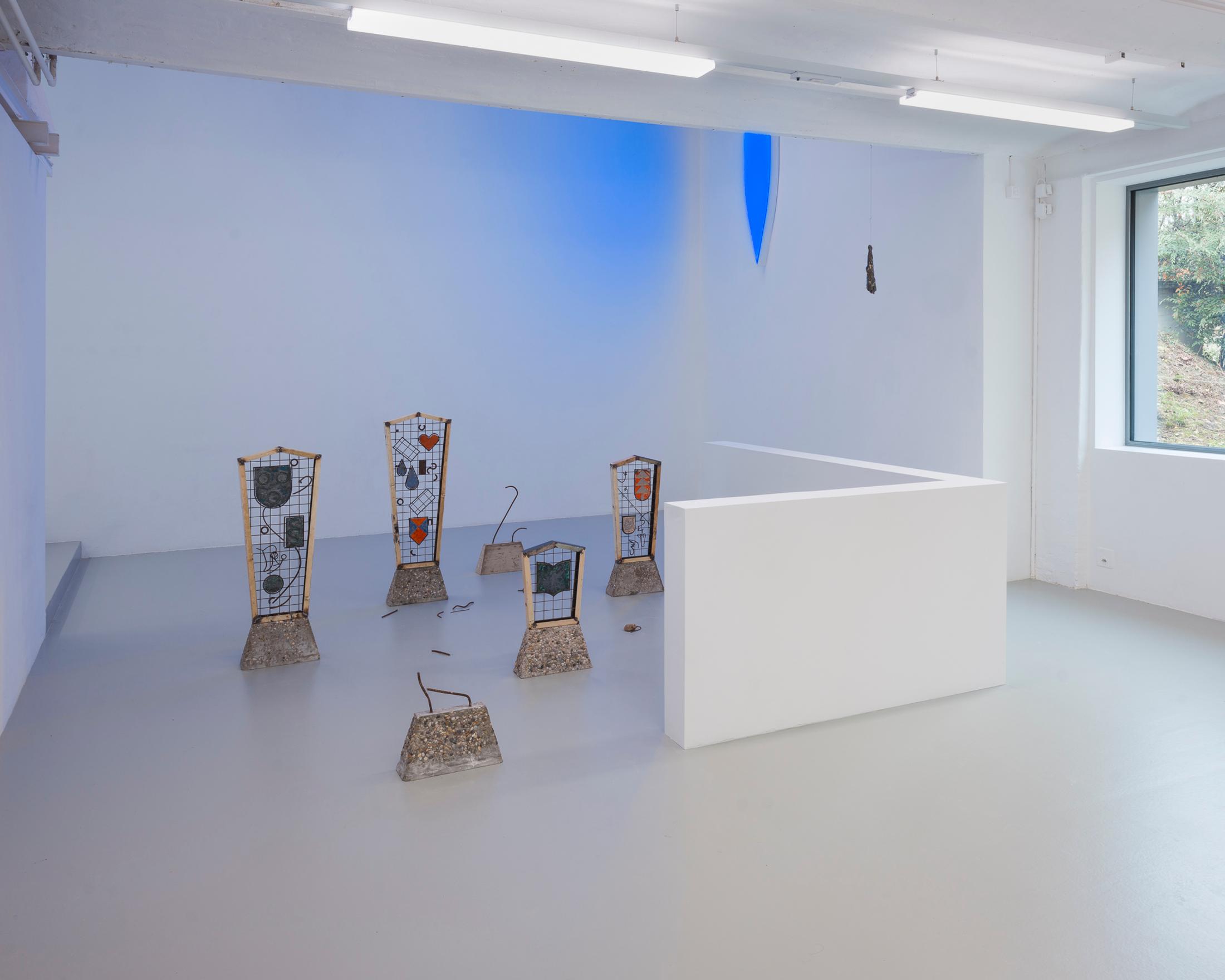 Exhibition View Group Show «Désorde sacré» at CAN, Centre d'art Neuchâtel, Neuchâtel, 2025 / Photo: Sebastian Verdon / Courtesy: the artists