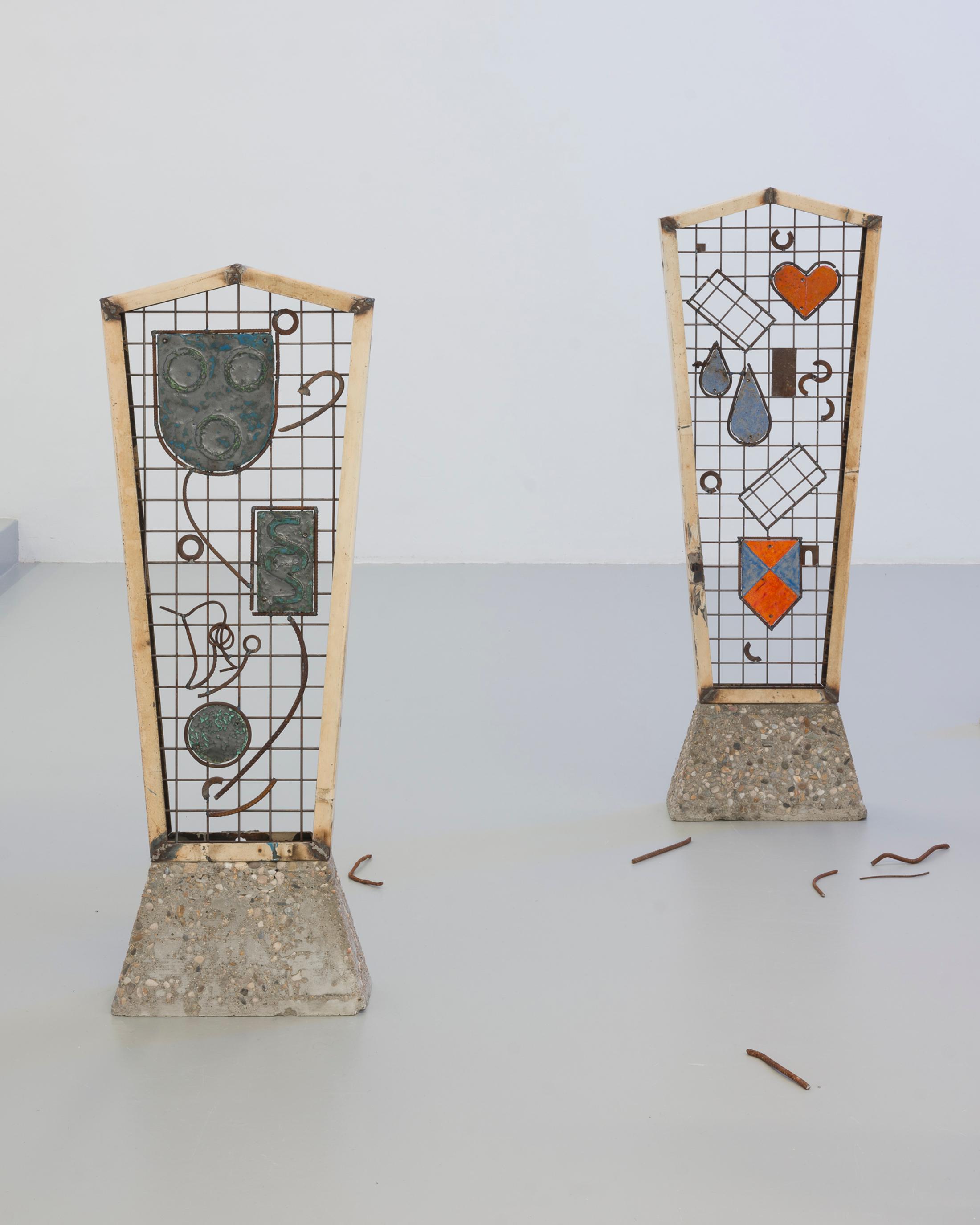 Exhibition View Group Show «Désorde sacré; view on Martin Chramosta, Justizgehäuse; Neues Gehäuse; Haager Gehäuse; Fehlendes Gehäuse; Fehlendes Gehäuse; Archiv Gehäuse, 2024, lacquered iron, ceramics, concrete» at CAN, Centre d'art Neuchâtel, Neuchâtel, 2025 / Photo: Sebastian Verdon / Courtesy: the artists