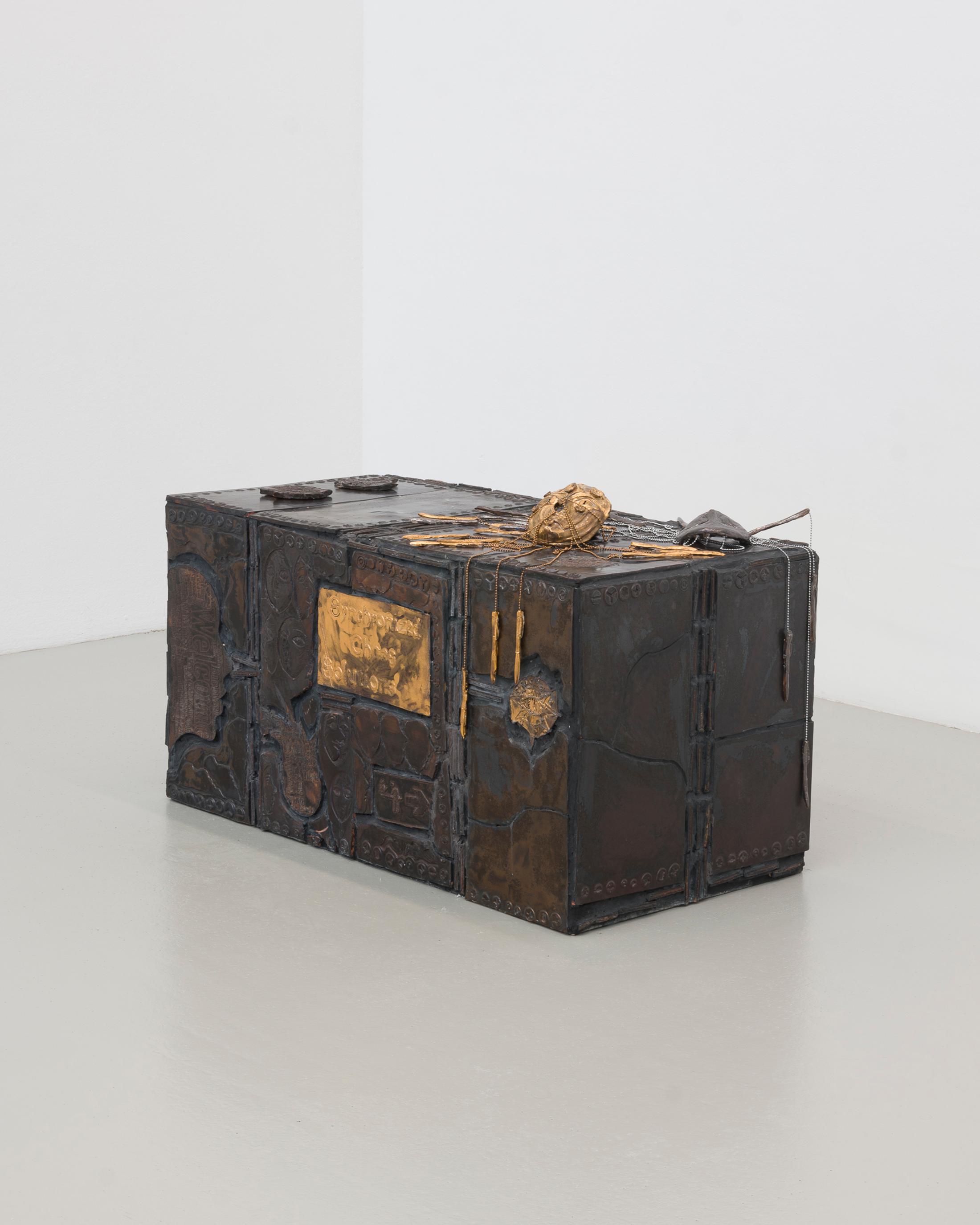 Exhibition View Group Show «Désorde sacré; view on Gaia Vincensini, Synchronized Chaos Solution, 2023, ceramic» at CAN, Centre d'art Neuchâtel, Neuchâtel, 2025 / Photo: Sebastian Verdon / Courtesy: the artists