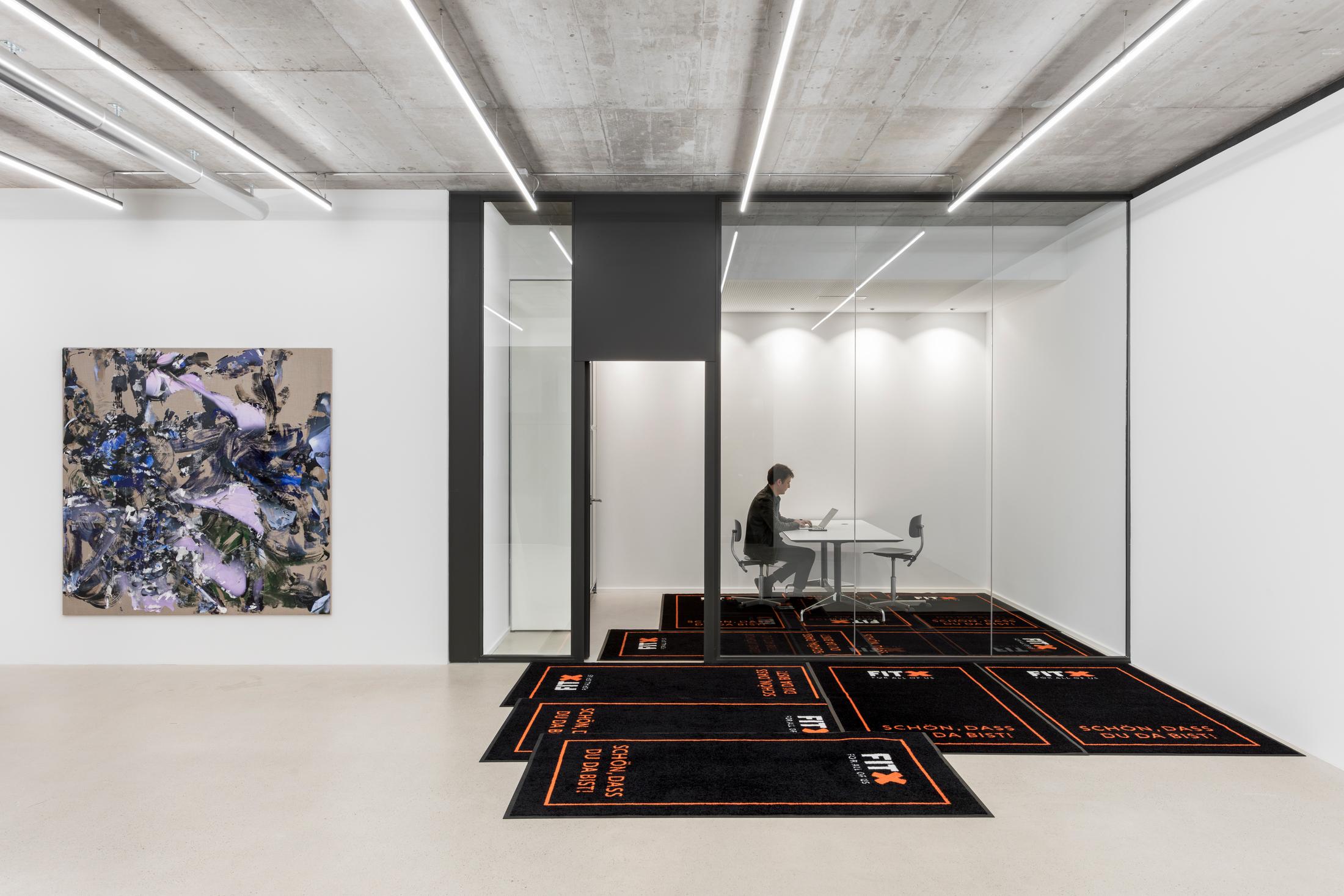 Installation View Joint Exhibition Dorota Gawęda and Eglė Kulbokaitė, David Moser «Shared Location» at Windhager von Kaenel, Zug, 2024 / Photo: Oliver Kümmerli / Courtesy: the artists and Windhager von Kaenel