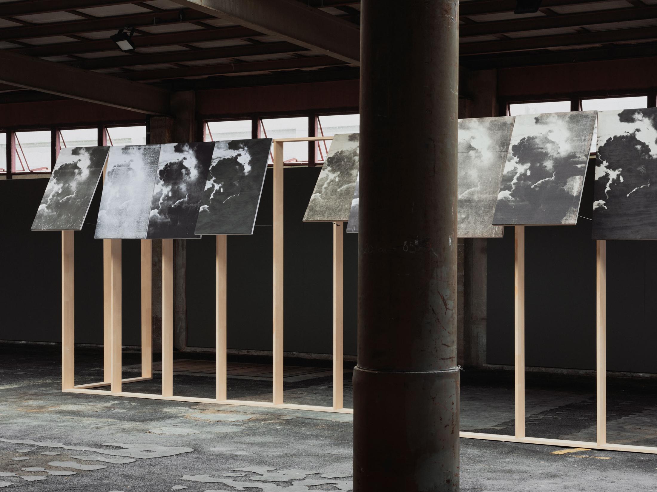 Exhibition View Solo Show Edit Oderbolz «I Have No Roots in This Life; view on Edit Oderbolz, WolkeWolke (Detail), 2024, Wood, fabric, metal, Dimensions variable» at Kunsthalle Arbon, Arbon, 2024 / Photo: Ladina Bischof / Courtesy: The artist and Kunsthalle Arbon