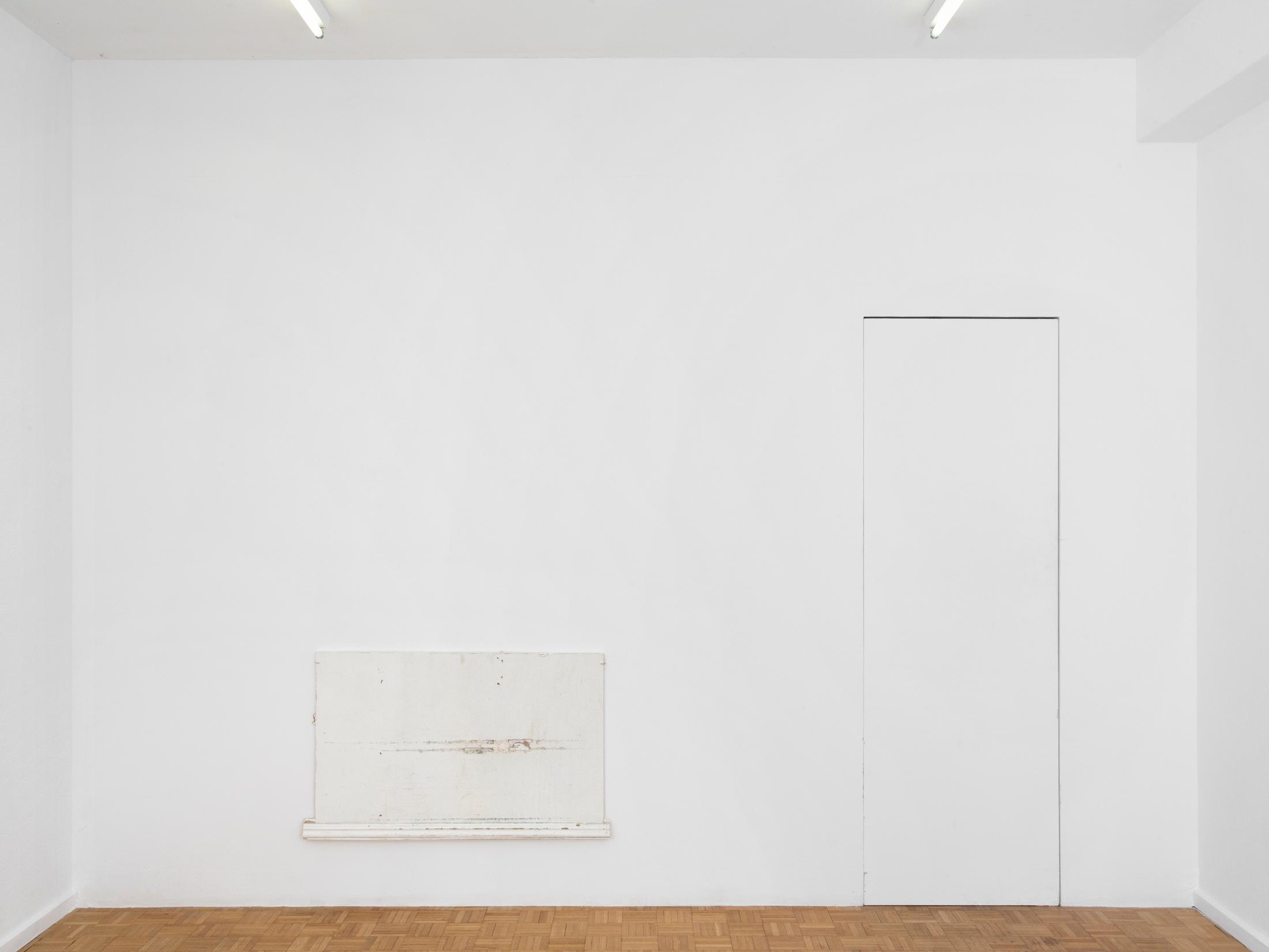 Exhibition View Emily Barker Solo Show «Wall Works; view on Emily Barker, Bedroom wall (under the window), 2023, Drywall and wood, 108 x 65 x 2.5 cm» at Sentiment, Zurich, 2023-2024 / Photo: Philipp Rupp & Julien Gremaud / Courtesy: the artist and Sentiment