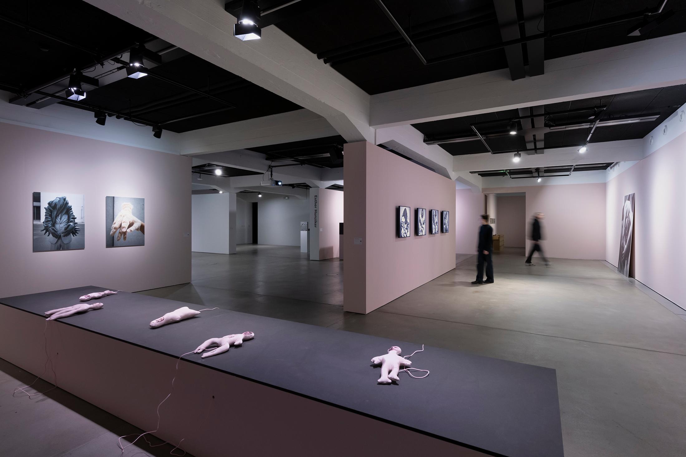 Exhibition View Group Show «Esther Hunziker, Stefan Karrer and Alfatih» at HEK (House of Electronic Arts), Basel, 2025 / Photo: Franz Wamhof / Courtesy: the artists and Schweizer Medienkunst – Pax Art Awards 2024