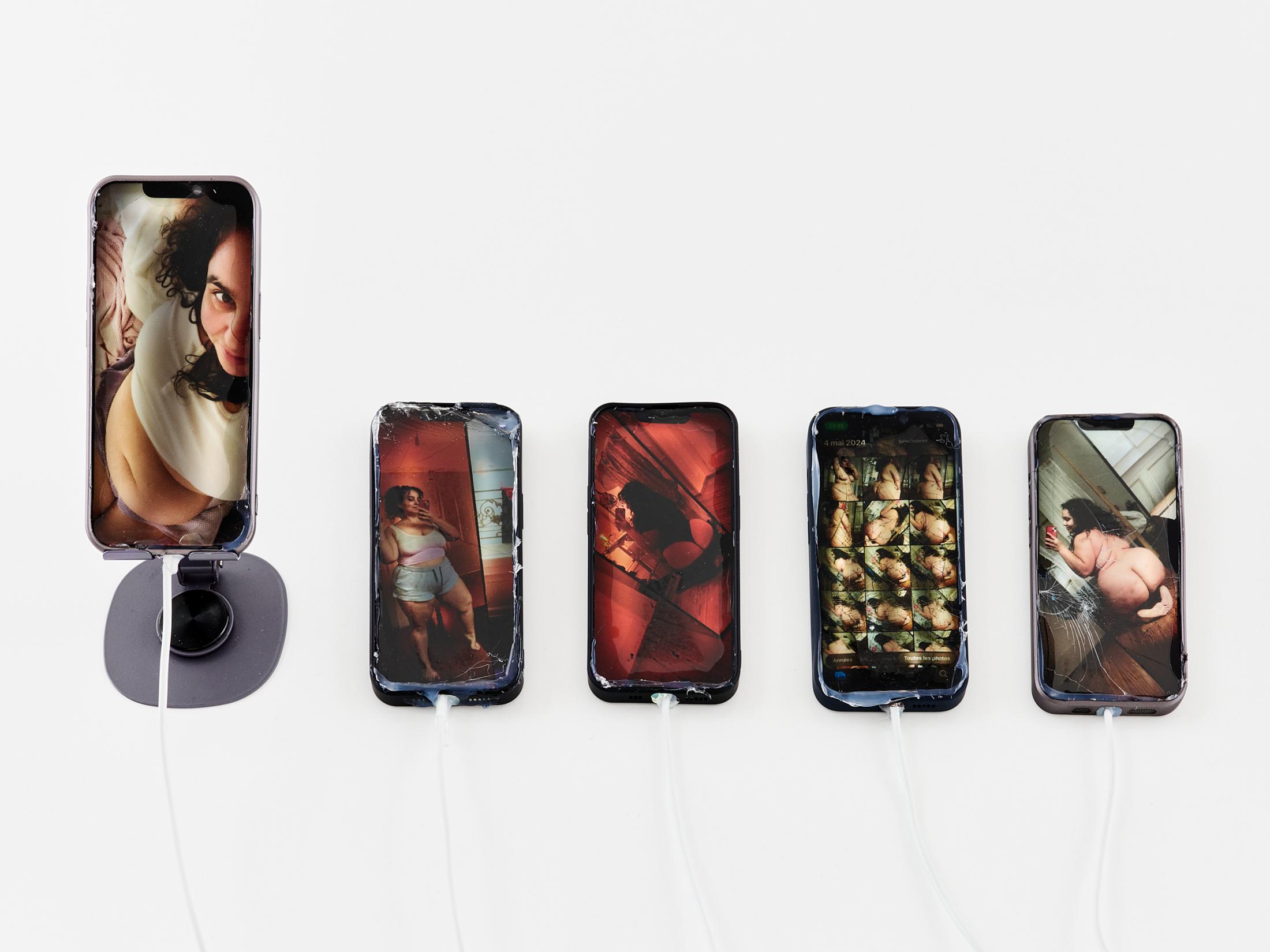 Exhibition View Solo Show Giulia Essyad «INNARDS; view on say you love me bitch, 2024 » at Centre d’Édition Contemporaine Genève, Geneva, 2024 / Photo: Sandra Pointet / Courtesy: The artist and  Centre d’édition contemporaine Genève