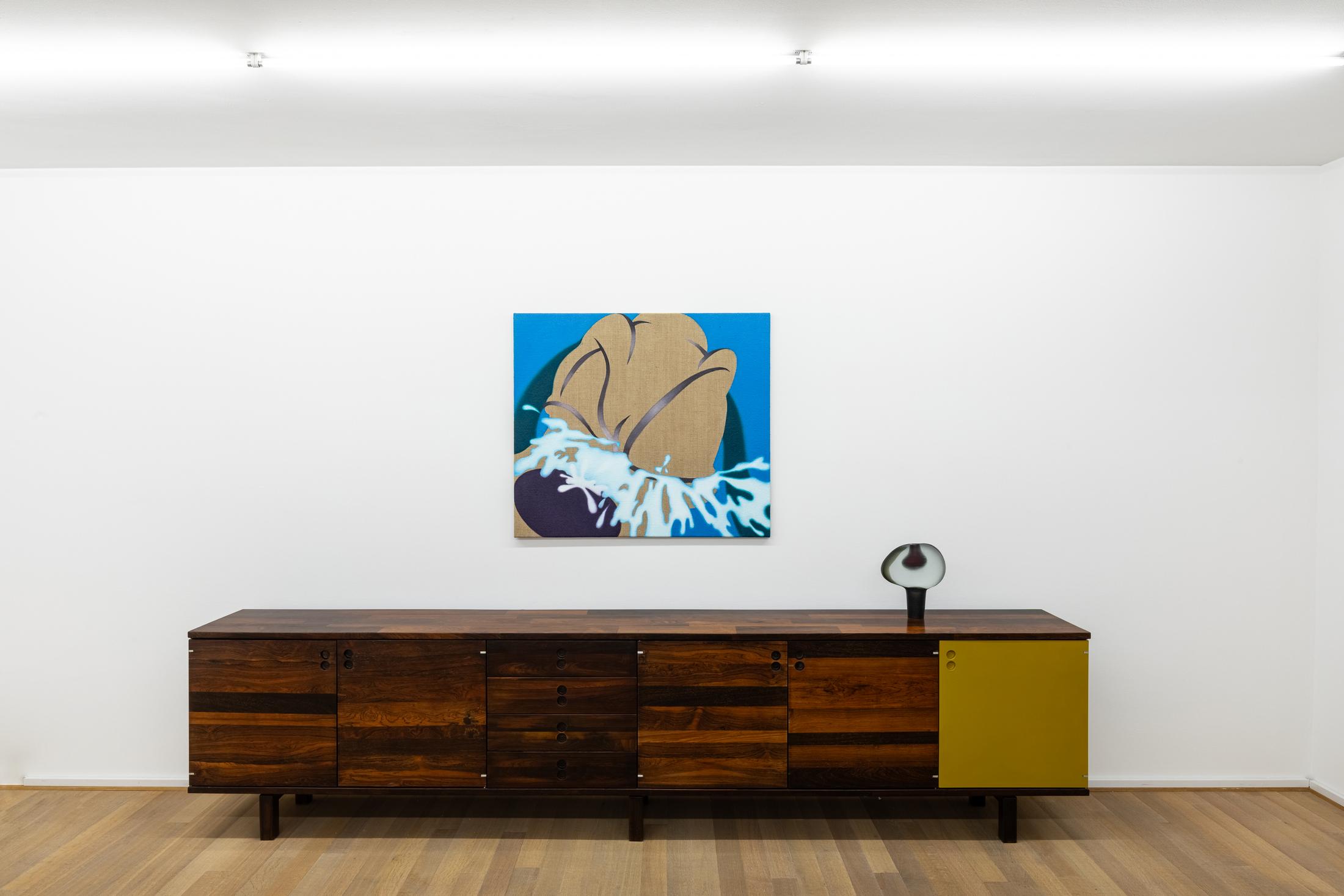 Exhibition View Solo Show Gowoon Lee «Shave and a Haircut, Two Bits. ; view on Diamond Dog, 2024, oil on canvas, 97 x 85 cm» at Mai 36 Galerie, Zürich, 2024 / Photo: Peter Baracchi / Courtesy: the artist and Mai 36 Galerie