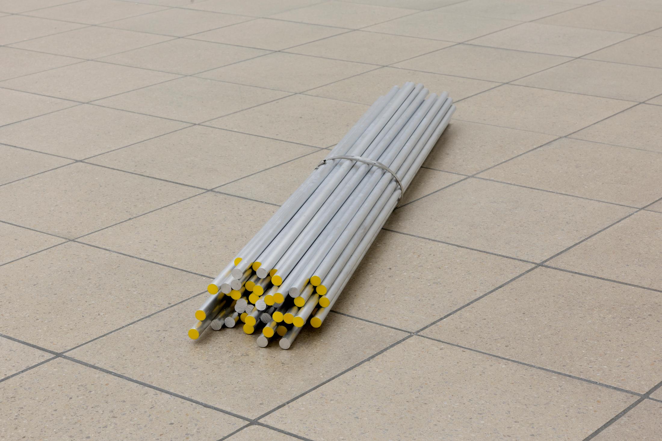 Exhibition View Solo Show Jay Chung & Q Takeki Maeda «GNOMONS 髀; view on Jay Chung & Q Takeki Maeda, Arrows, 2024, aluminum, acrylic lacquer, 100 x ~11 cm» at Kunsthaus Glarus, Glarus, 2024 / Photo: Gina Folly / Courtesy: the artists and Kunsthaus Glarus