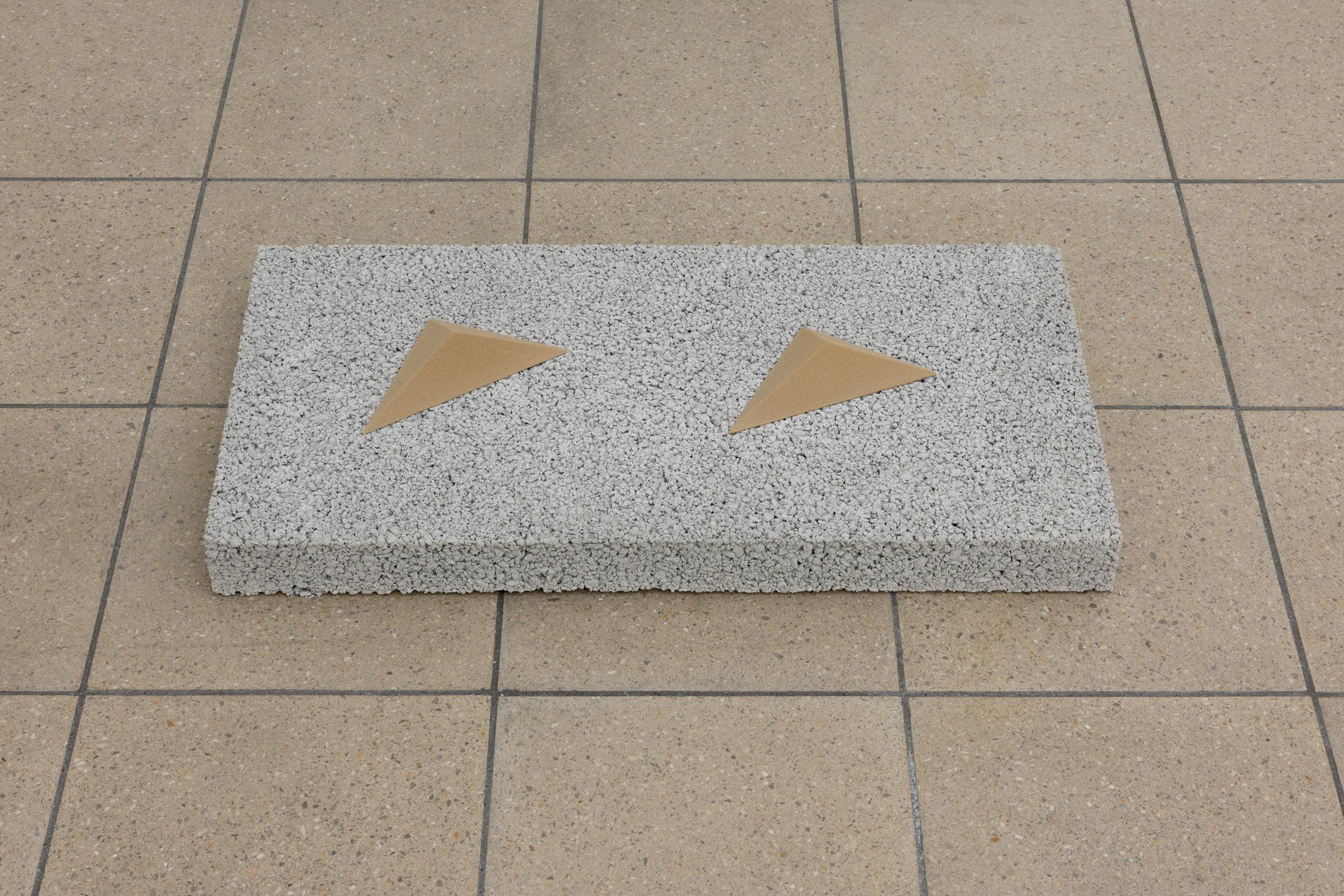 Exhibition View Solo Show Jay Chung & Q Takeki Maeda «GNOMONS 髀; view on Jay Chung & Q Takeki Maeda, Snow, 2024, Quartz sand, binder, cement, gravel, 34.8 x 69.6 x 8 cm» at Kunsthaus Glarus, Glarus, 2024 / Photo: Gina Folly / Courtesy: the artists and Kunsthaus Glarus