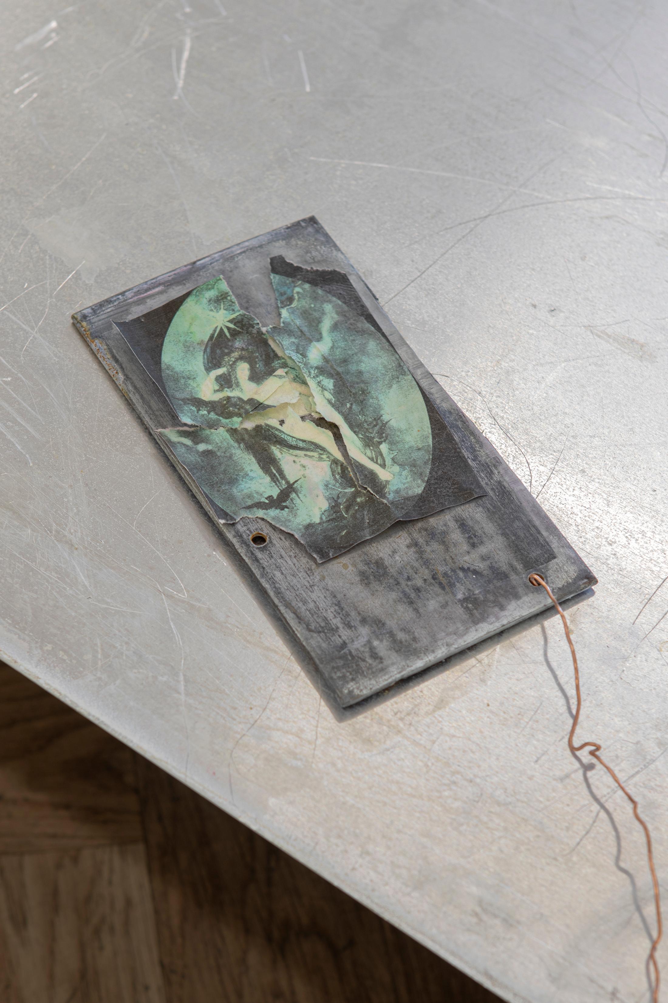 Exhibition View Solo Show Julia Znoj «BASS MY TRESPASS ; view on Setup (Direct Current) (detail), 2025, laboratory power supply, zinc electrolyte, water, paint, steel, aluminum, paper, glue, glass, wire, found objects, size variable» at Krone Couronne, Biel/Bienne, 2025 / Photo: Michal Schorro / Courtesy: the artist and Krone Couronne