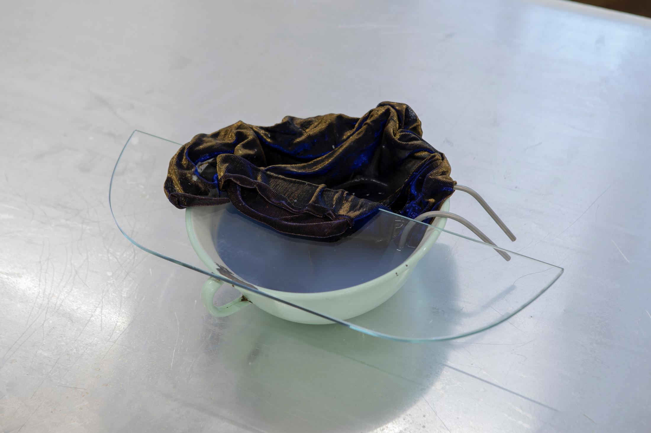 Exhibition View Solo Show Julia Znoj «BASS MY TRESPASS ; view on Setup (Direct Current) (detail), 2025, laboratory power supply, zinc electrolyte, water, paint, steel, aluminum, paper, glue, glass, wire, found objects, size variable» at Krone Couronne, Biel/Bienne, 2025 / Photo: Michal Schorro / Courtesy: the artist and Krone Couronne