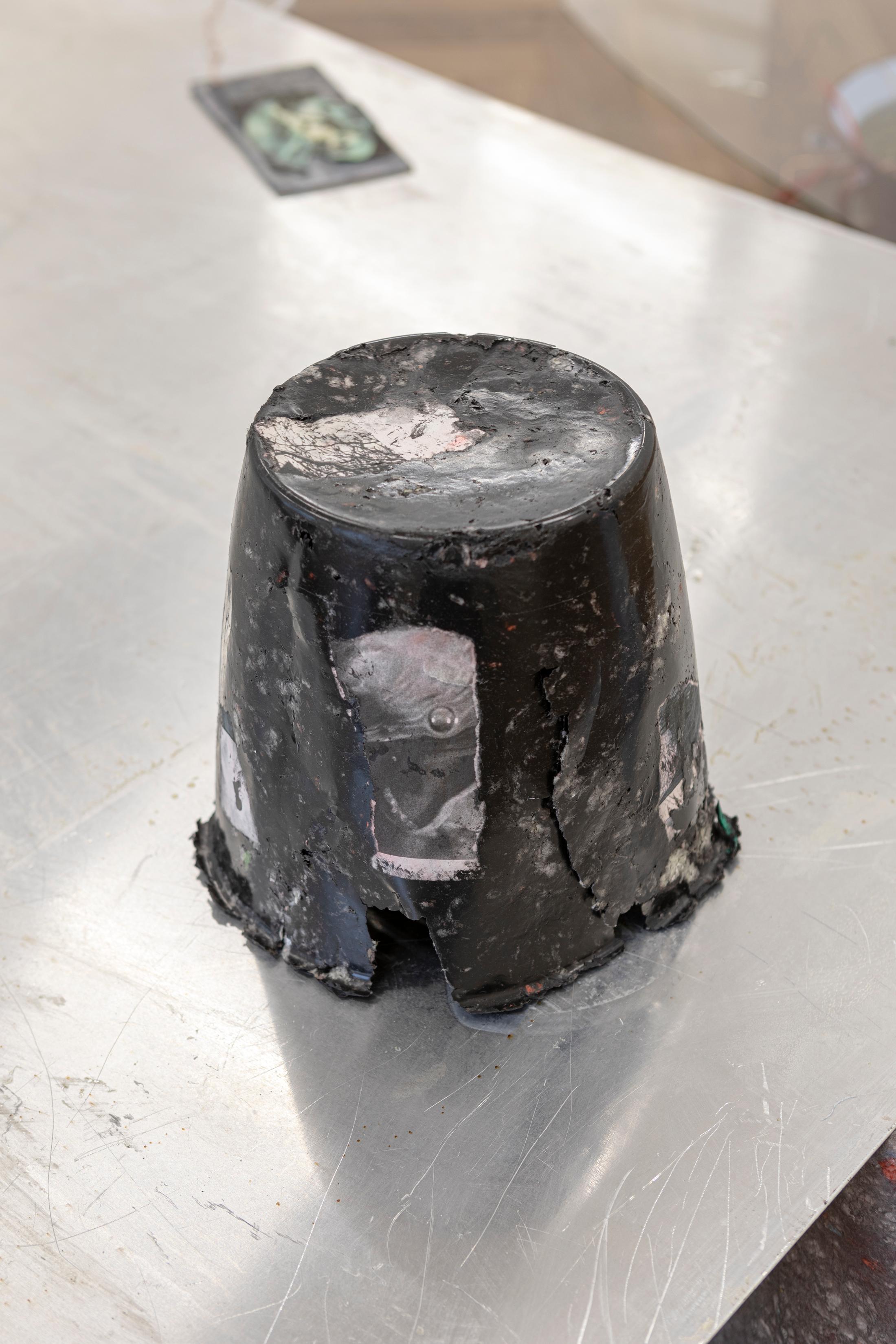 Exhibition View Solo Show Julia Znoj «BASS MY TRESPASS ; view on Setup (Direct Current)(detail), 2025, laboratory power supply, zinc electrolyte, water, paint, steel, aluminum, paper, glue, glass, wire, found objects, size variable» at Krone Couronne, Biel/Bienne, 2025 / Photo: Michal Schorro / Courtesy: the artist and Krone Couronne