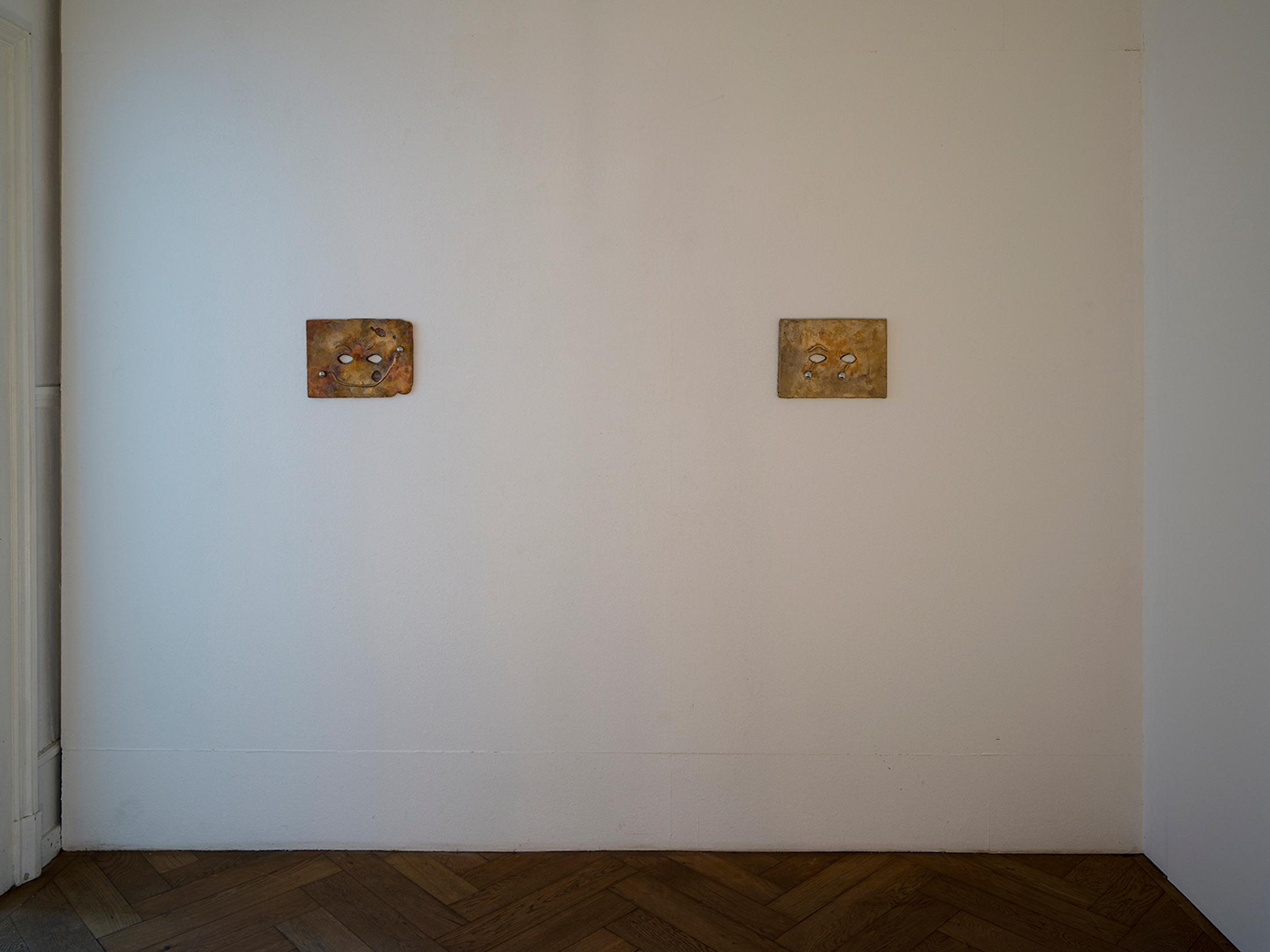 Exhibition View Solo Show Lou Masduraud «What Cracks?; view on Lou Masduraud, Who are you? (Jud-
ging), 2024 and Who are you? (Crying), 2024» at Kunsthaus Langenthal, Langenthal, 2024 / Photo: Cedric Mussano / Courtesy: The artist and Kunsthaus Langenthal