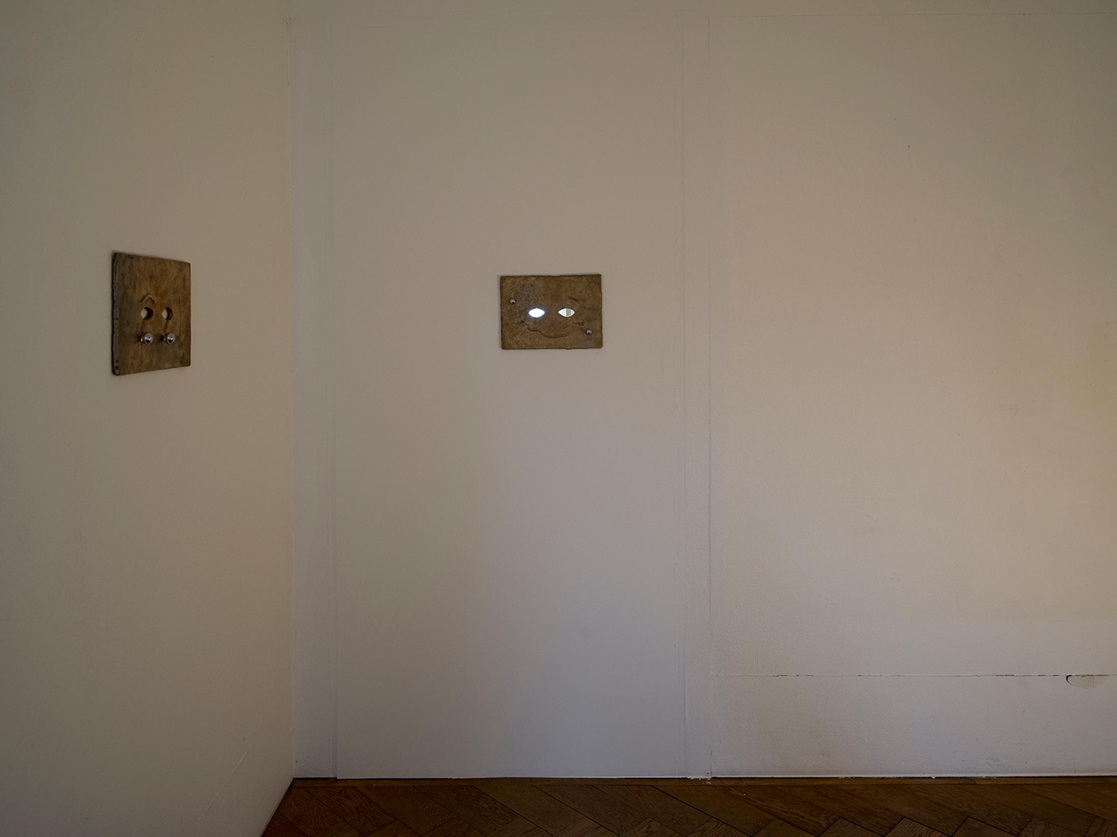 Exhibition View Solo Show Lou Masduraud «What Cracks?; view on Lou Masduraud, Who are you? (Cry-
ing), 2024 and Who are you? (Vulnerable), 2024» at Kunsthaus Langenthal, Langenthal, 2024 / Photo: Cedric Mussano / Courtesy: The artist and Kunsthaus Langenthal