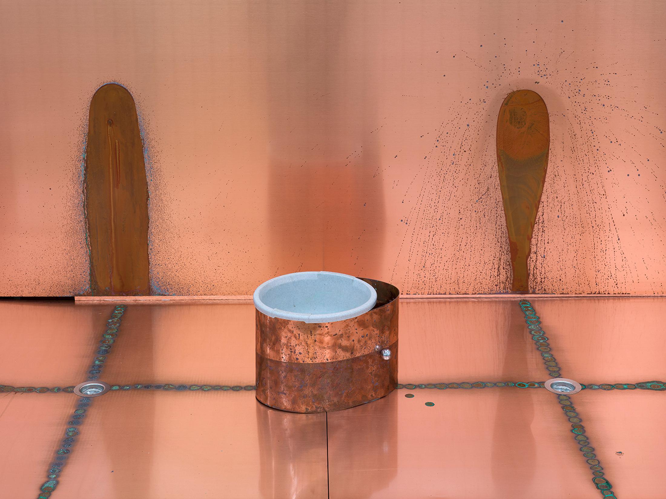 Exhibition View Solo Show Lou Masduraud «What Cracks?; view on Lou Masduraud, Self-Portrait As A
Fountain Of You (Identity Crisis), Detail, 2024» at Kunsthaus Langenthal, Langenthal, 2024 / Photo: Cedric Mussano / Courtesy: The artist and Kunsthaus Langenthal