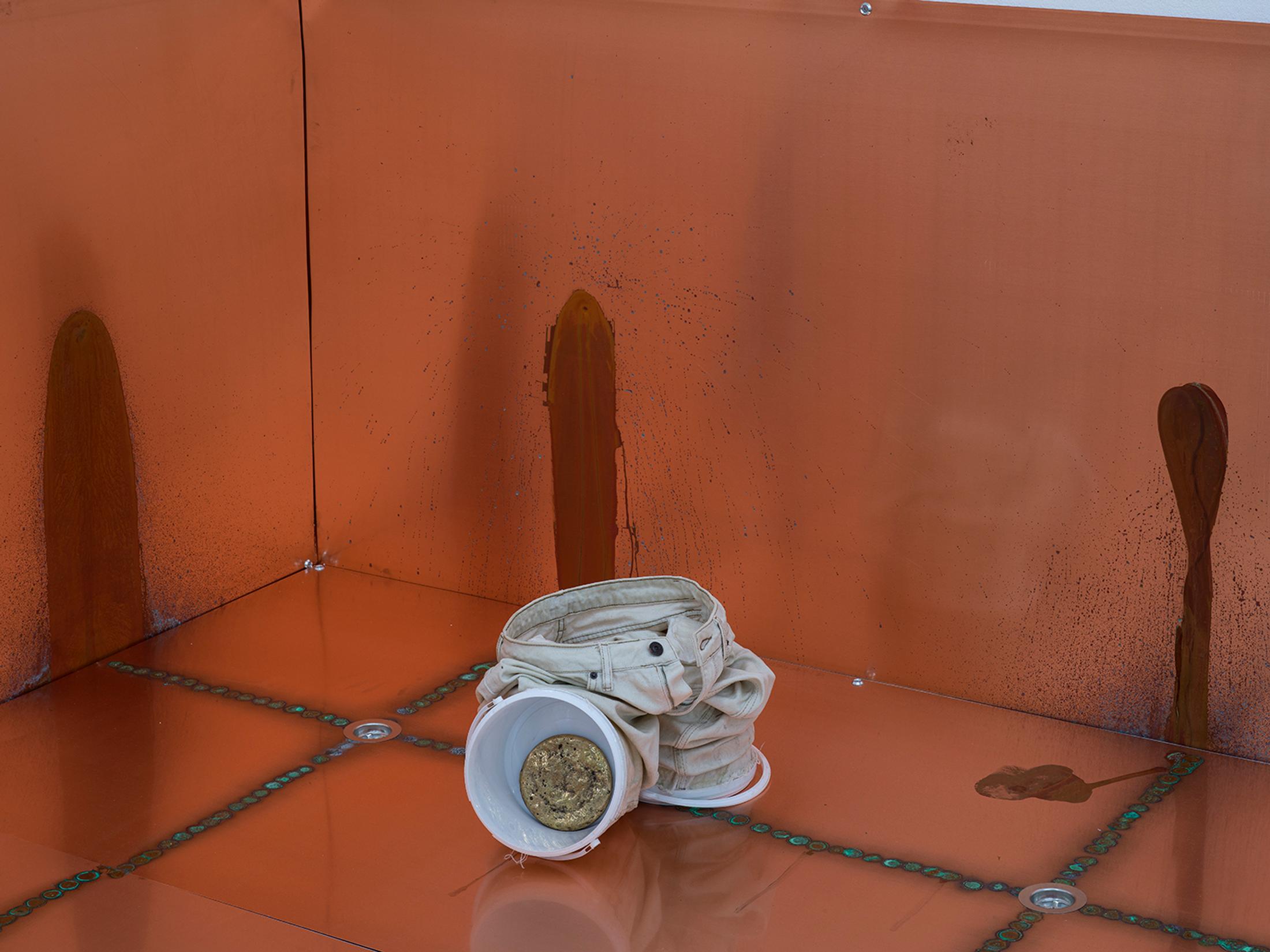 Exhibition View Solo Show Lou Masduraud «What Cracks?; view on Lou Masduraud, Self-Portrait As A
Fountain Of You (Identity Crisis), Detail, 2024» at Kunsthaus Langenthal, Langenthal, 2024 / Photo: Cedric Mussano / Courtesy: The artist and Kunsthaus Langenthal