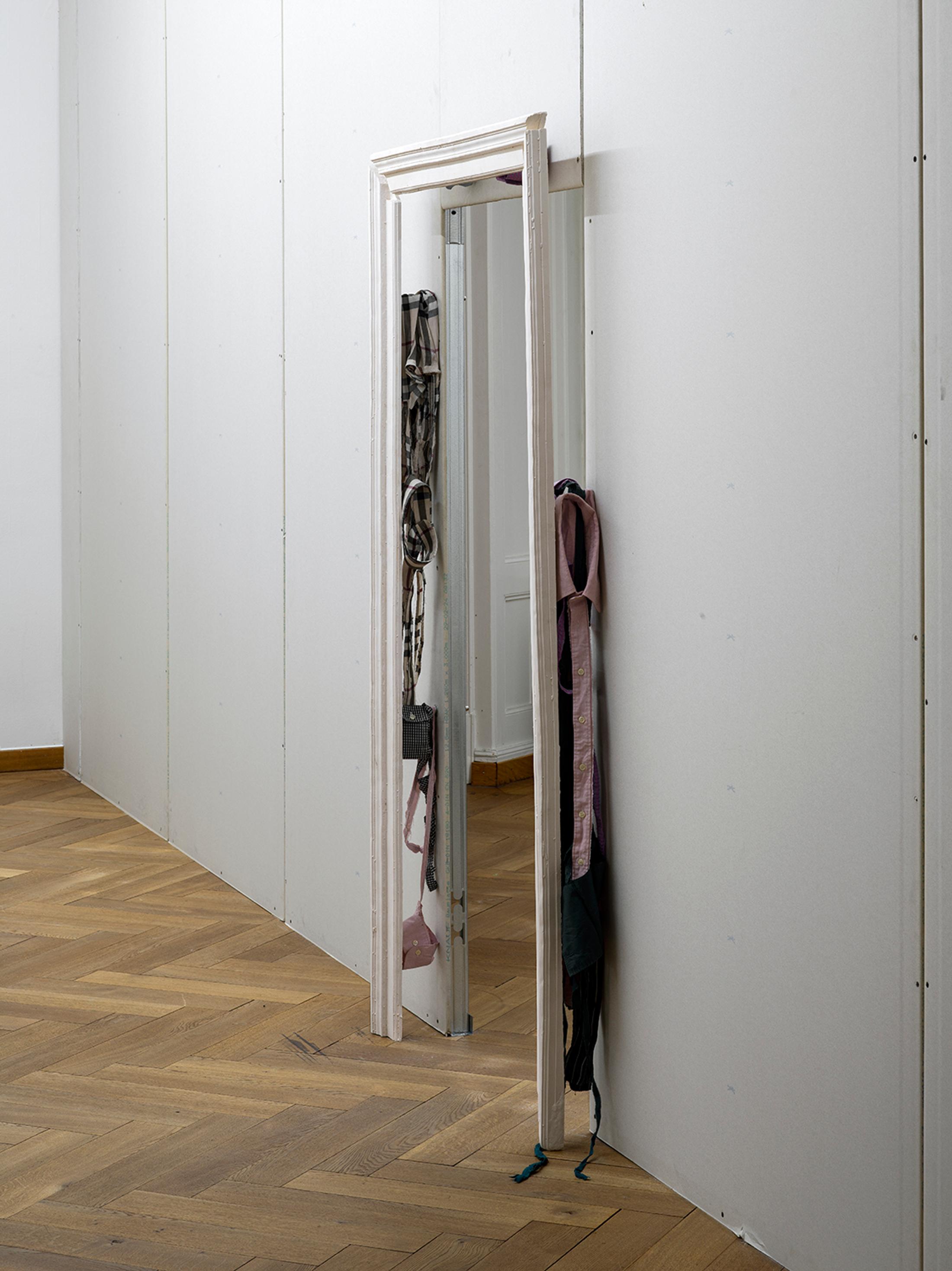 Exhibition View Solo Show Lou Masduraud «What Cracks?; view on Lou Masduraud, Opening Door
(For Yourself, For Others), 2024» at Kunsthaus Langenthal, Langenthal, 2024 / Photo: Cedric Mussano / Courtesy: The artist and Kunsthaus Langenthal