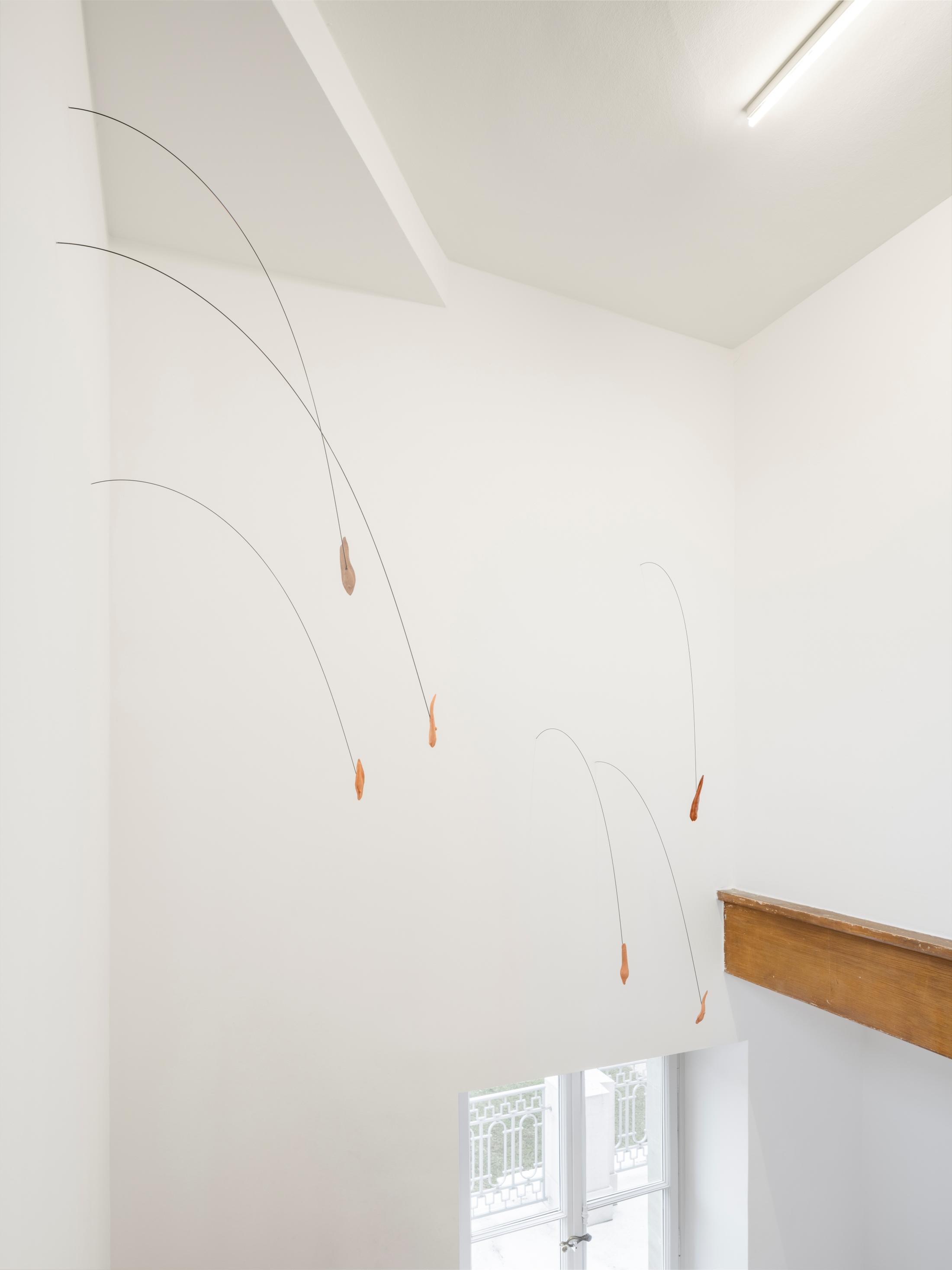 Exhibition View Duo Show Marta Margnetti and Shirin Yousefi «Duetto à mi voix ; view on Marta Margnetti, Wisteria drops, 2024, Metal, clay» at Villa Bernasconi, Lancy, Geneva, 2025 / Photo: Dylan Perrenoud / Courtesy: the artists and Villa Bernasconi