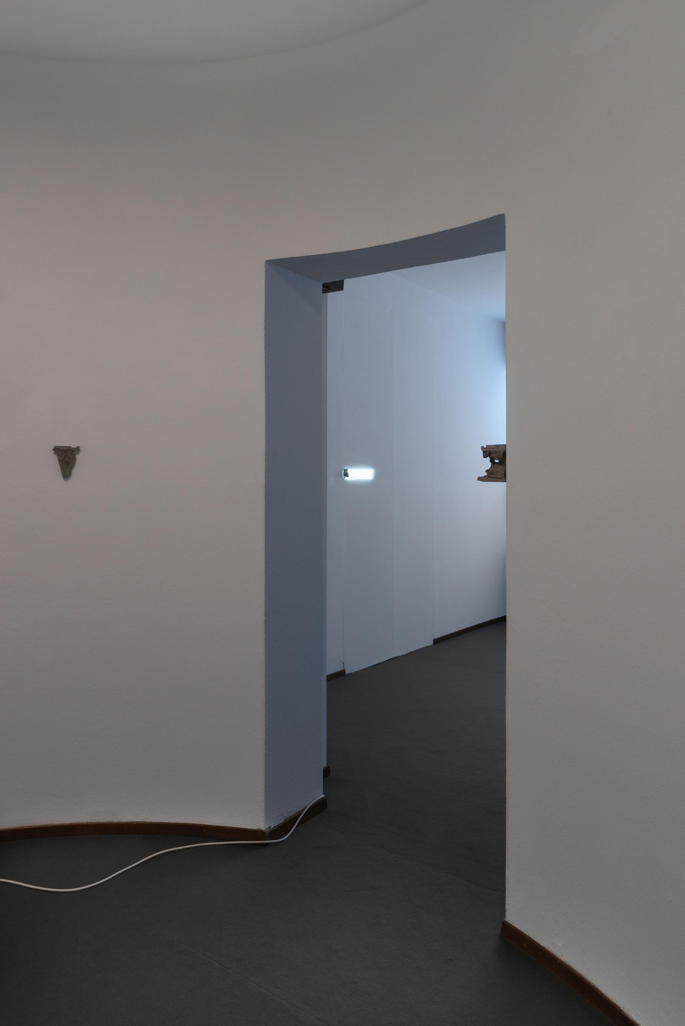 Exhibition View Adele Dipasquale & Hunter Longe Duo Show «In un Vuoto Cielo» at Sonnenstube, Lugano, 2023-2024 / Photo: Mattia Angelini / Courtesy: the artists and Sonnenstube