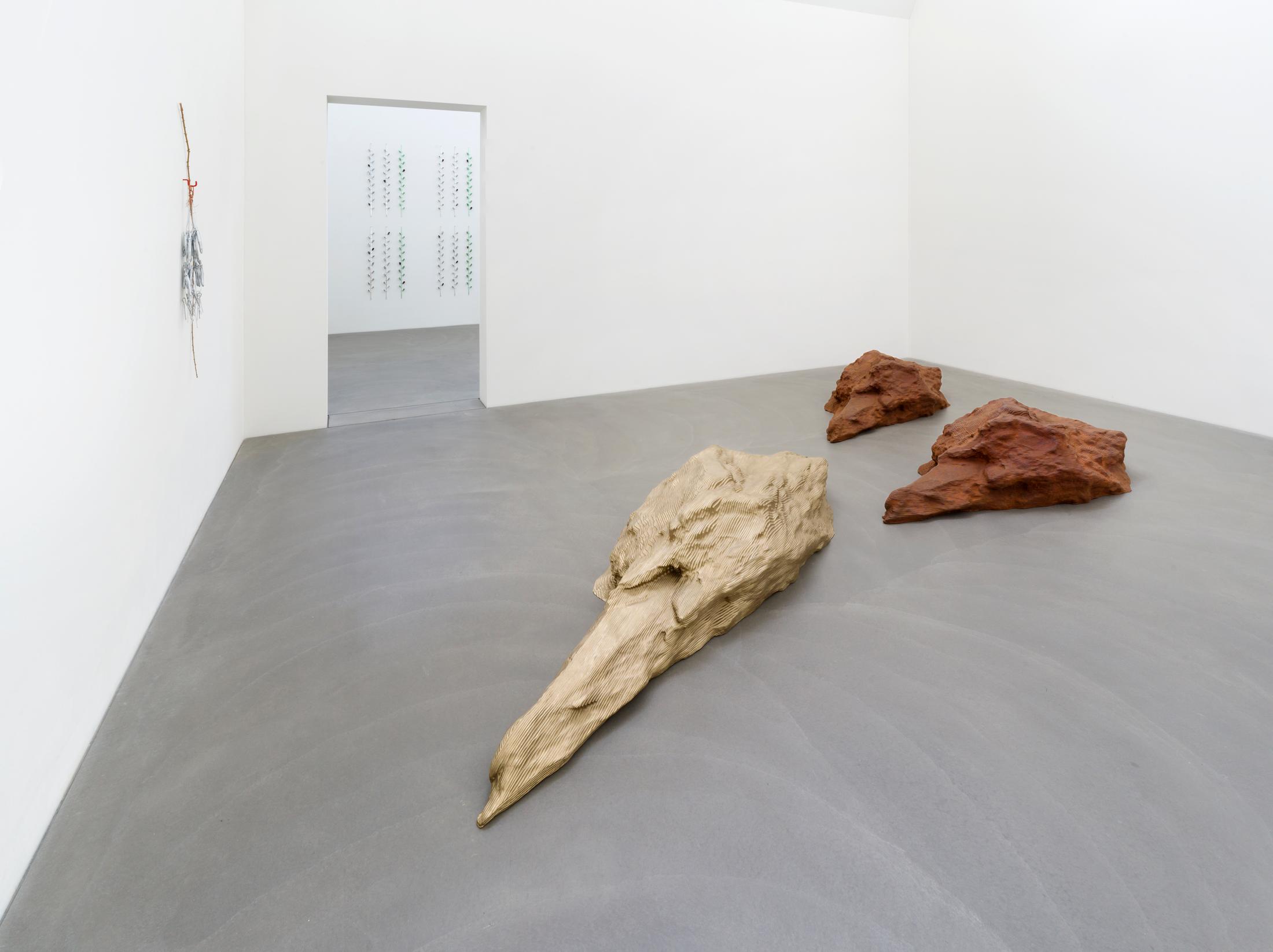Exhibition View Alice Channer Solo Show «Heavy Metals / Silk Cut» at Kunstmuseum Kunsthalle Appenzell, Appenzell, 2023 / Photo: Roman März / Courtesy: the artist and Kunstmuseum Kunsthalle Appenzell