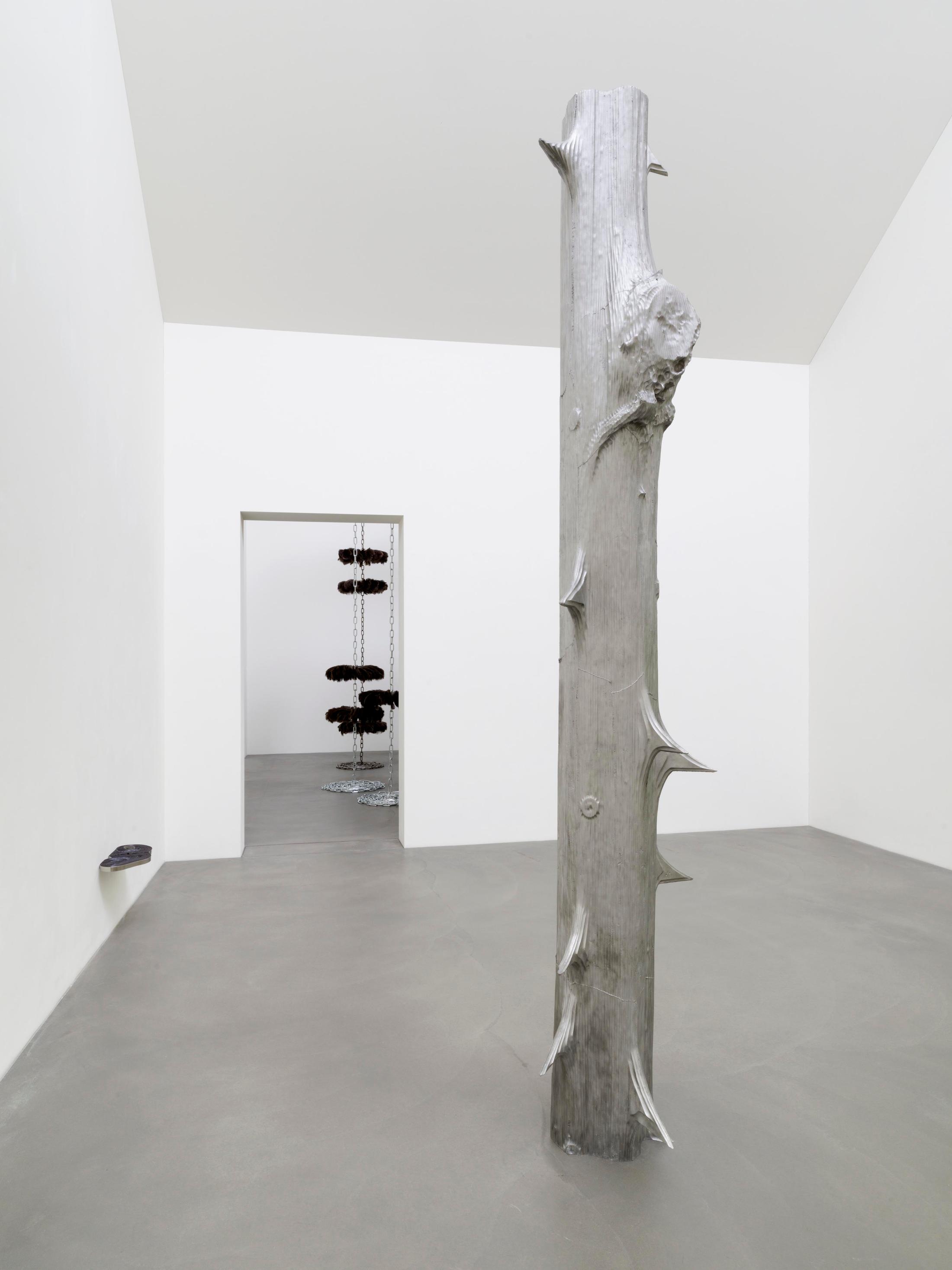Exhibition View Alice Channer Solo Show «Heavy Metals / Silk Cut» at Kunstmuseum Kunsthalle Appenzell, Appenzell, 2023 / Photo: Roman März / Courtesy: the artist and Kunstmuseum Kunsthalle Appenzell