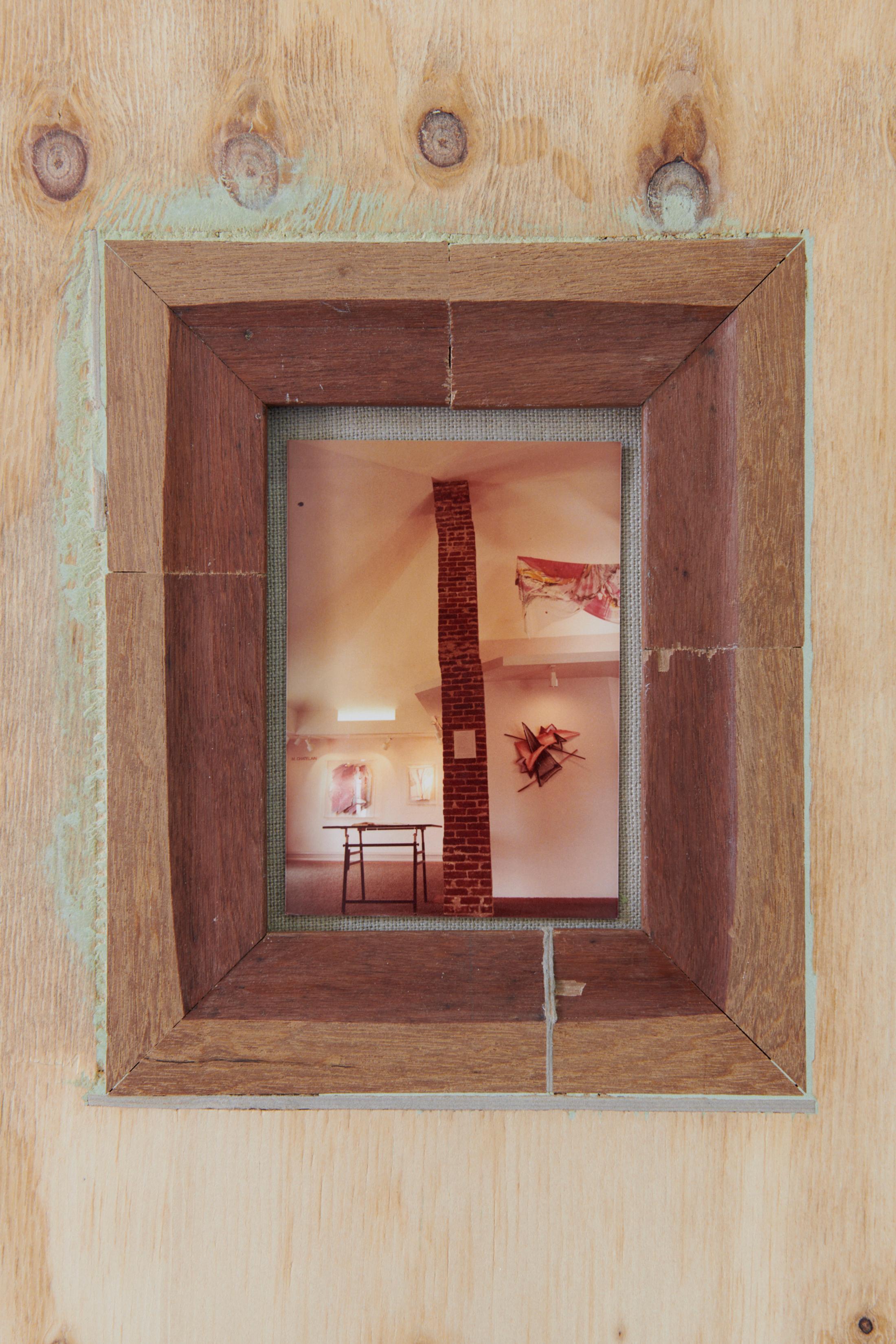 Exhibition View Brad Kronz Solo Show «Nine Types of Industrial Pollution; view on Brad Kronz, Merge Mansion, 2023» at Kunsthalle Friart, Fribourg, 2023 / Photo: Guillaume Python / Courtesy: the artist and Kunsthalle Friart