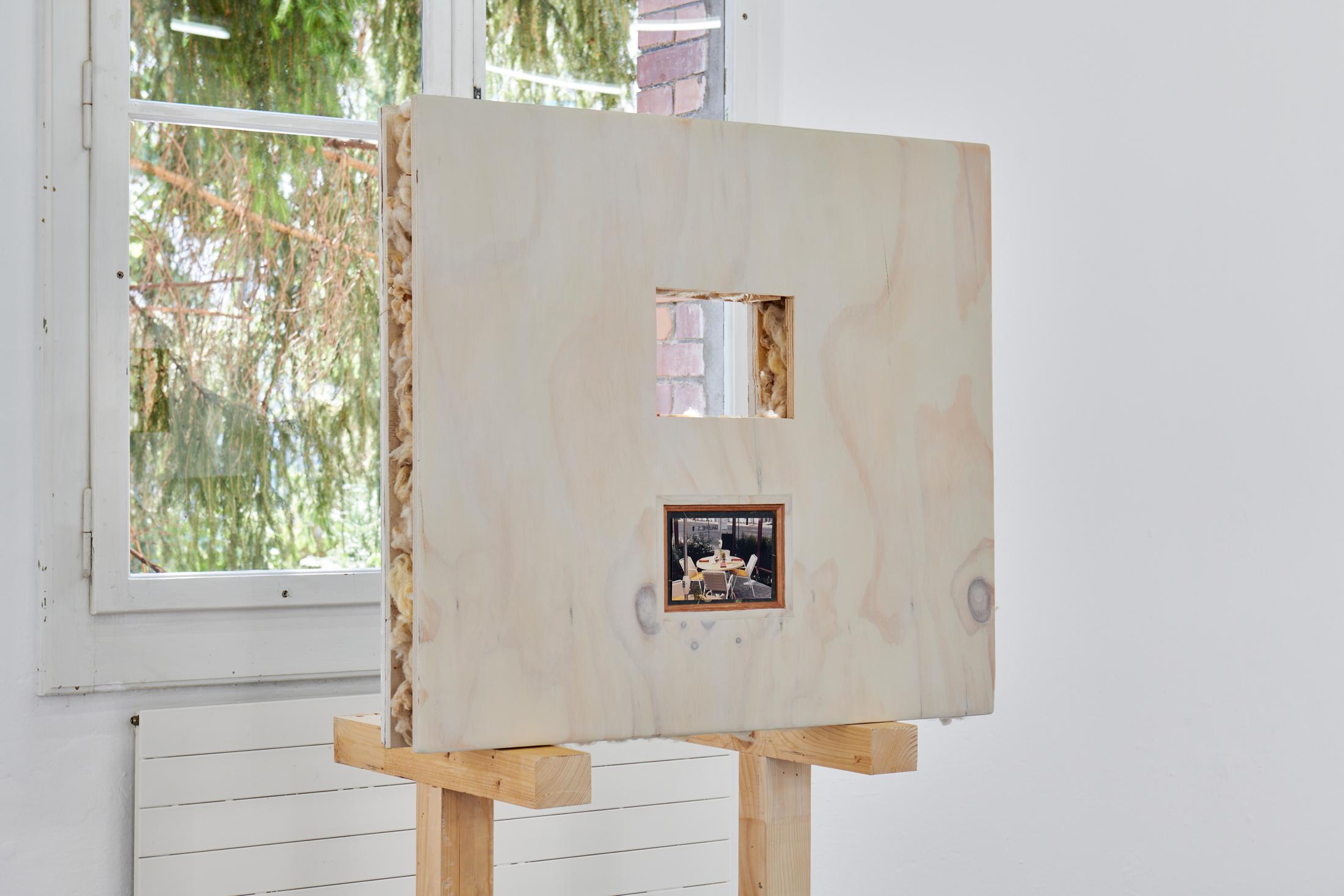 Exhibition View Brad Kronz Solo Show «Nine Types of Industrial Pollution; view on Brad Kronz, Galerie 5, 2022» at Kunsthalle Friart, Fribourg, 2023 / Photo: Guillaume Python / Courtesy: the artist and Kunsthalle Friart