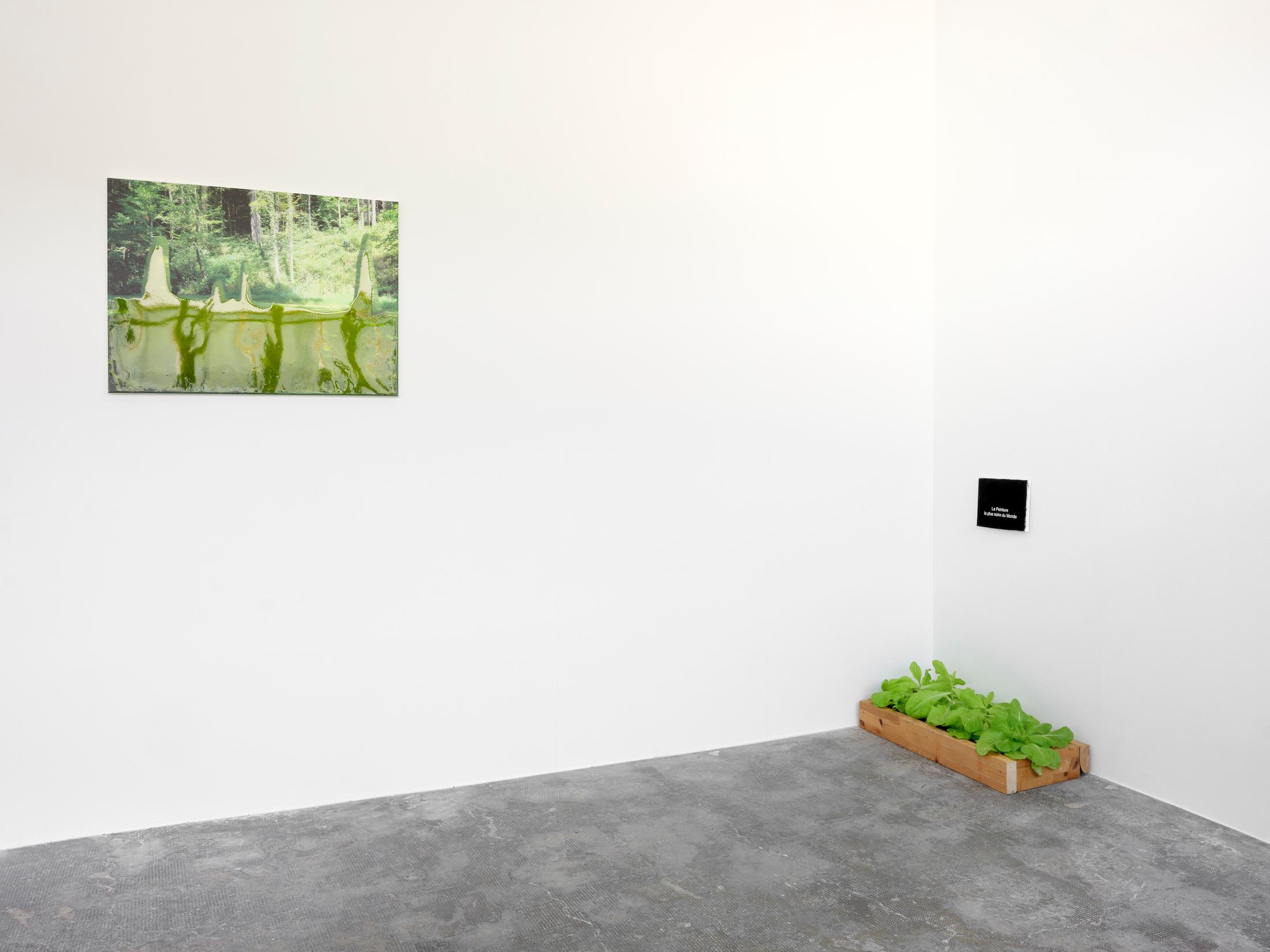 Exhibition View Group Show «Der 01.01.3000 ist ein Mittwoch» at Smallville, Neuchâtel, 2023 / Photo: Sebastian Verdon / Courtesy: the artists and Smallville