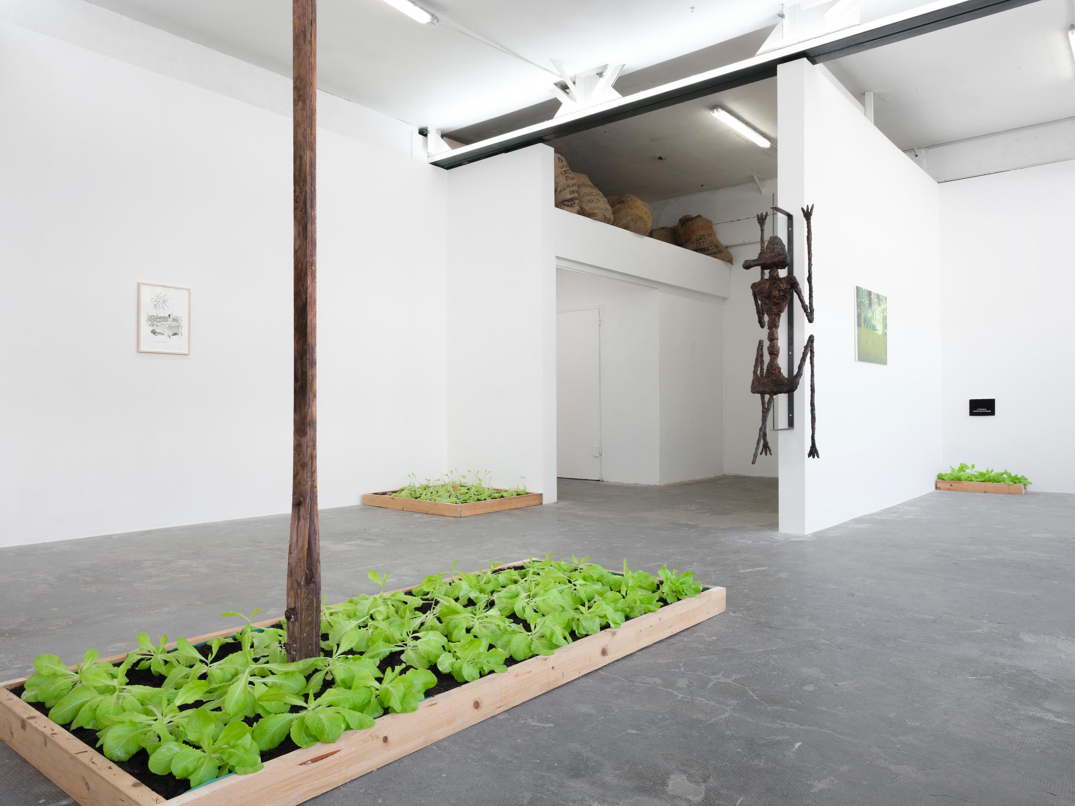 Exhibition View Group Show «Der 01.01.3000 ist ein Mittwoch» at Smallville, Neuchâtel, 2023 / Photo: Sebastian Verdon / Courtesy: the artists and Smallville