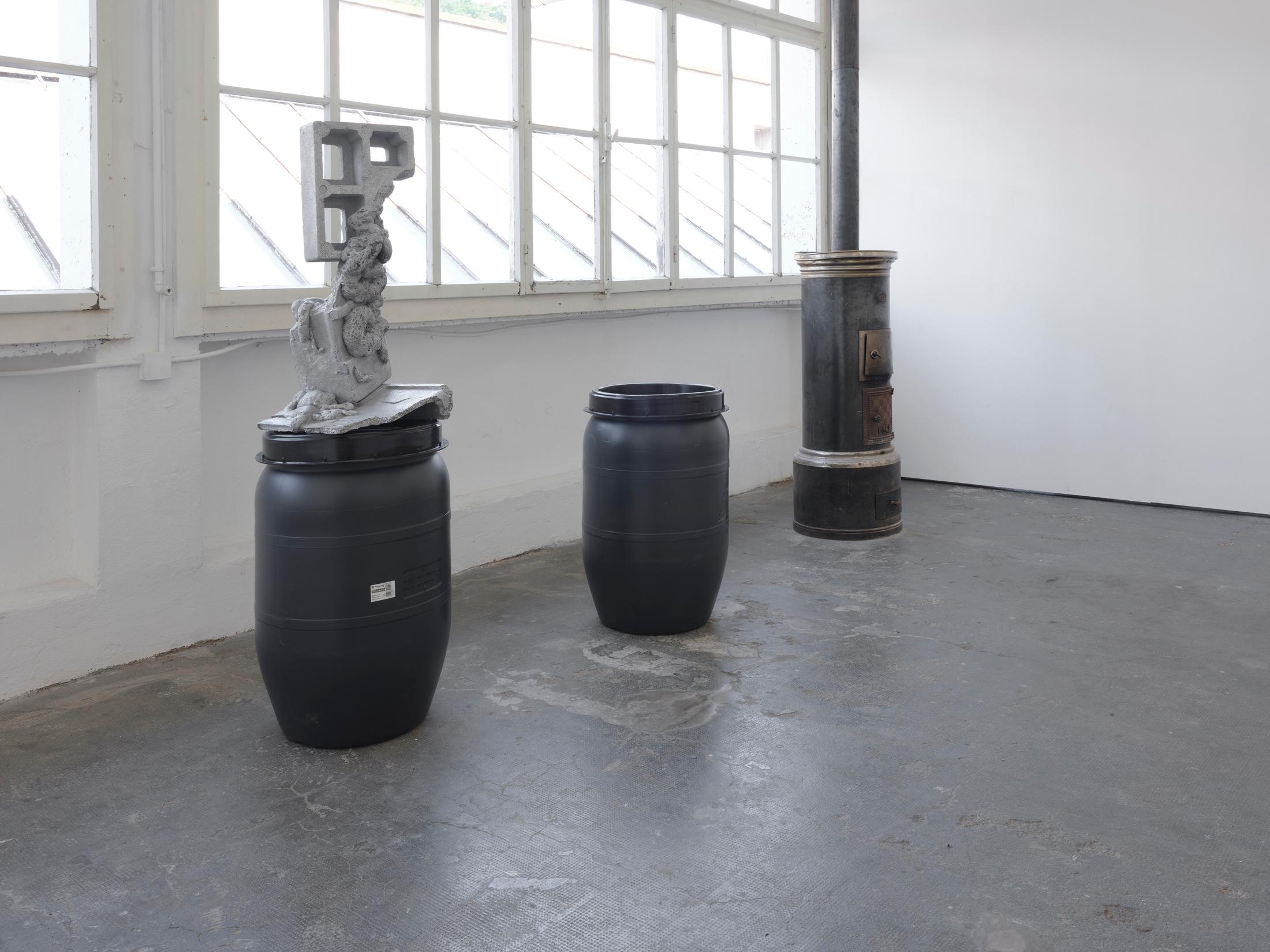 Exhibition View Group Show «Der 01.01.3000 ist ein Mittwoch» at Smallville, Neuchâtel, 2023 / Photo: Sebastian Verdon / Courtesy: the artists and Smallville