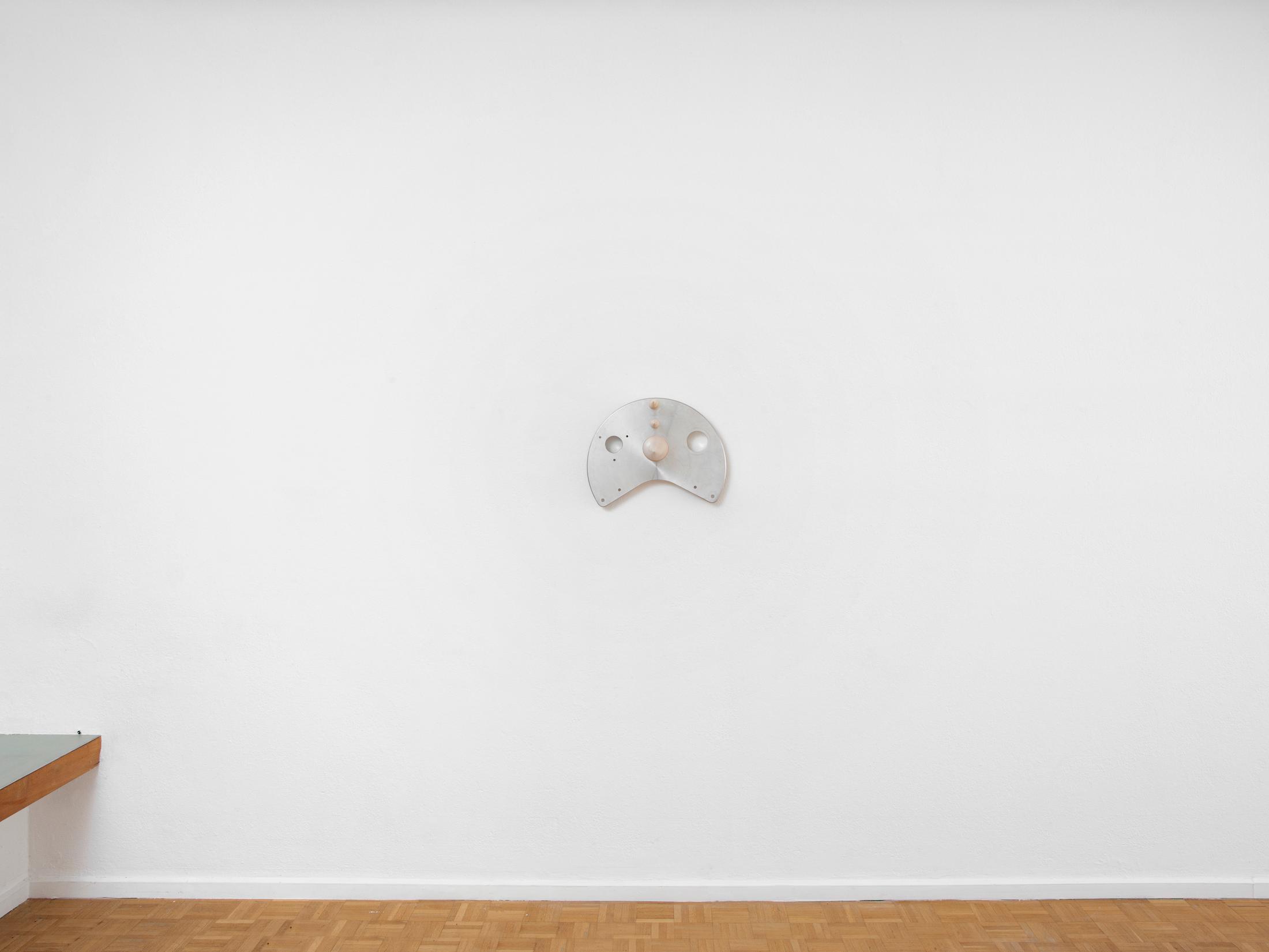 Exhibition View Dorota Gawęda & Eglė Kulbokaitė Duo Show «Upiór; view on Dorota Gawęda & Eglė Kulbokaitė, Dead Ringer I, 2023» at Sentiment, Zurich, 2023 / Photo: Philipp Rupp and Julien Gremaud / Courtesy: the artists and Sentiment