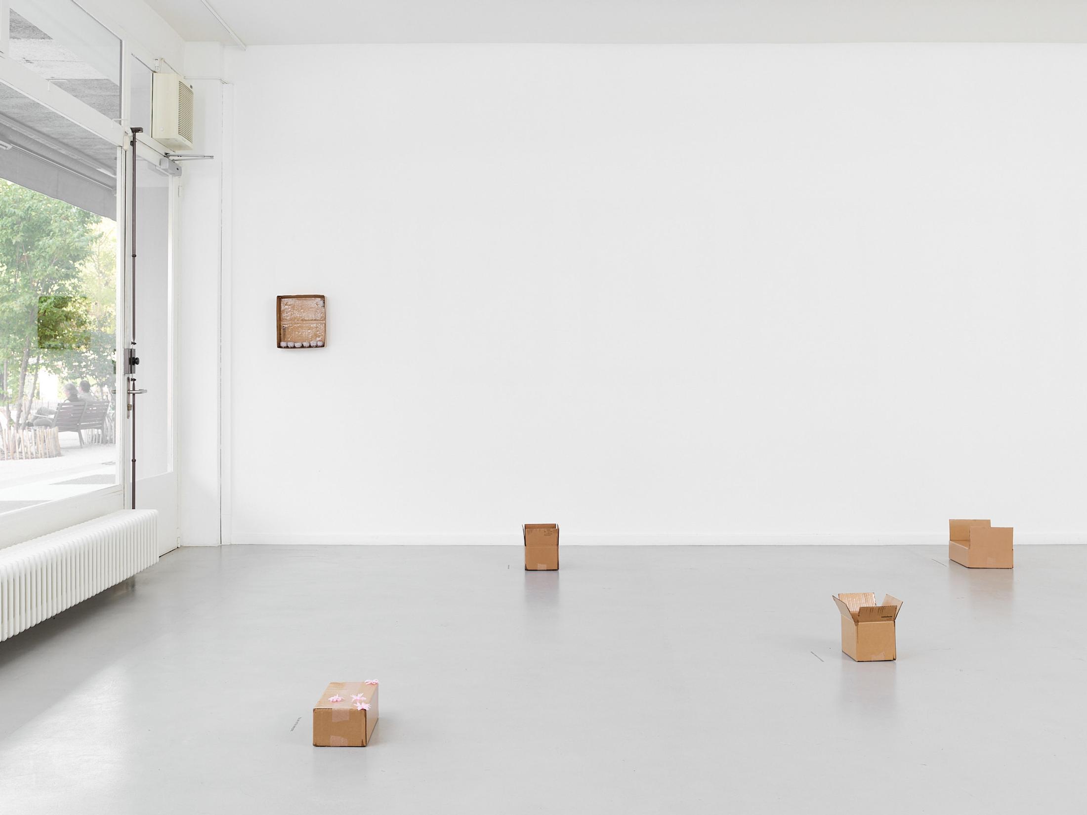 Exhibition View Gina Folly Solo Show «Dolce Vita» at Centre d'édition contemporaine, Geneva, 2023 / Photo: Sandra Pointet / Courtesy: the artist and Centre d'édition contemporaine