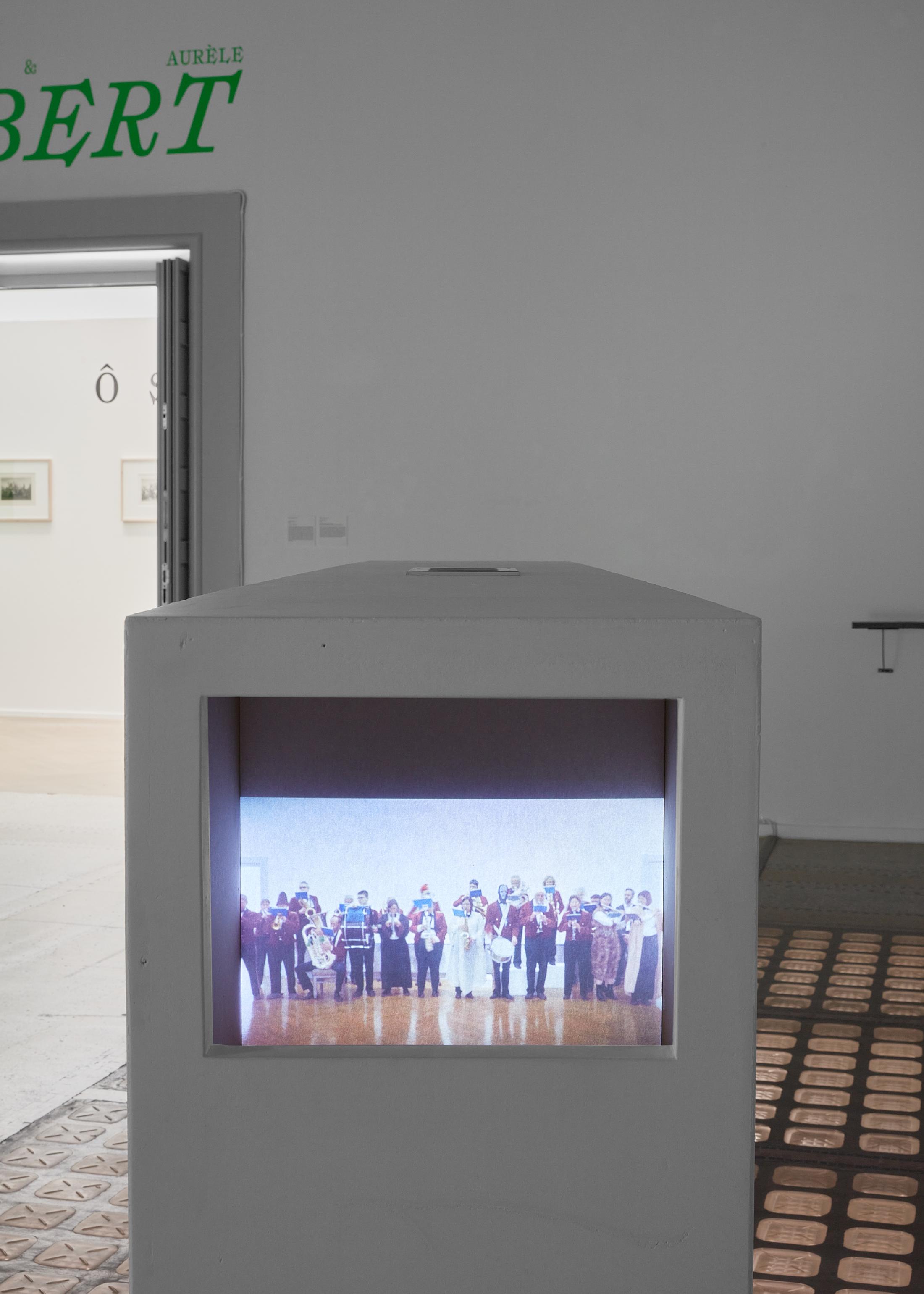 Exhibition View Gina Proenza Solo Show «Autumn in Spring» at Musée des beaux-arts, La Chaux-de-Fonds, 2023 / Photo: Gaspard Gigon / Courtesy: the artist and Musée des beaux-arts de La Chaux-de-Fonds