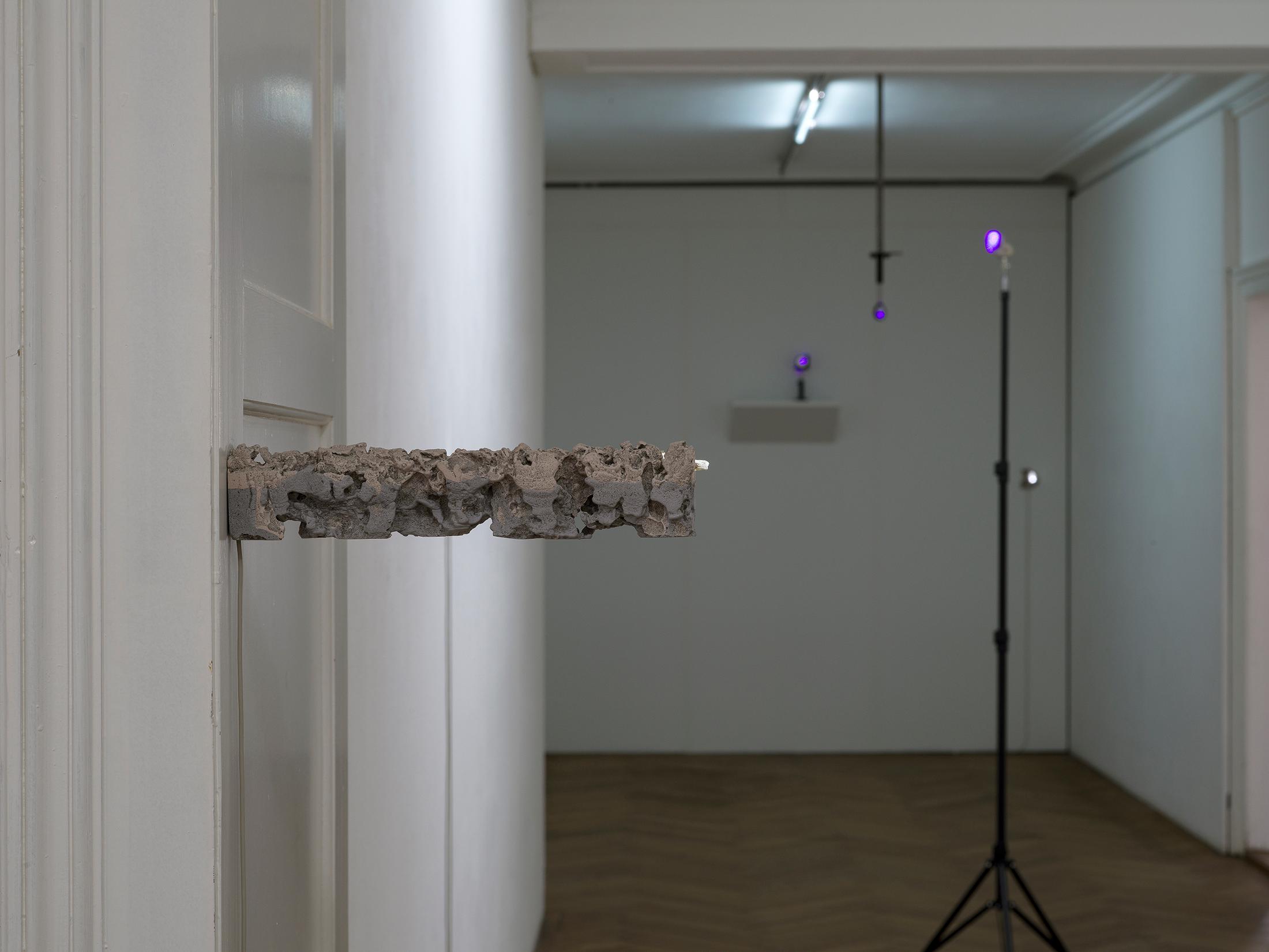 Exhibition View Hunter Longe Solo Show «Various Lambent Portals; view on Hunter Longe, Relic of an Evaporated Sea XIX, 2023» at Kunsthaus Langenthal, Langenthal, 2023 / Photo: Cedric Mussano / Courtesy: the artist and Kunsthaus Langenthal