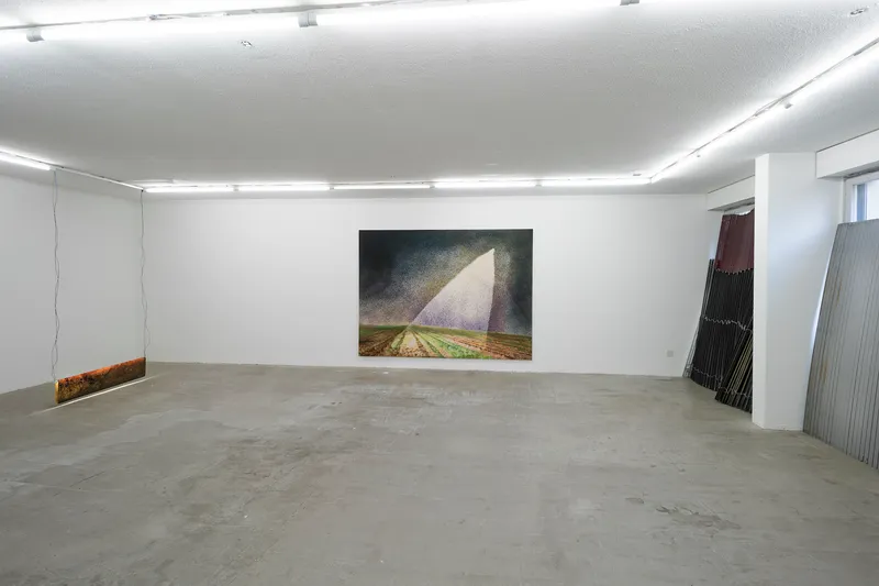 Exhibition View Group Show «Es dreht sich die Welt» at Hamlet, Zurich, 2023 / Photo: Claude Barrault / Courtesy: the artists and Hamlet