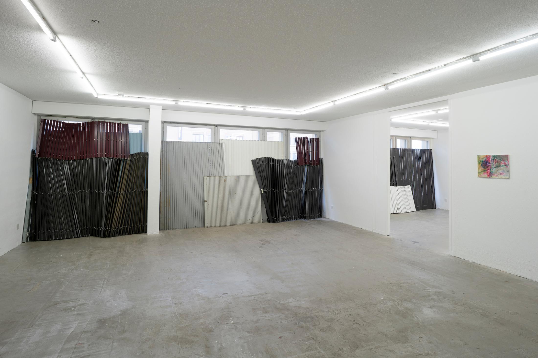 Exhibition View Group Show «Es dreht sich die Welt» at Hamlet, Zurich, 2023 / Photo: Claude Barrault / Courtesy: the artists and Hamlet