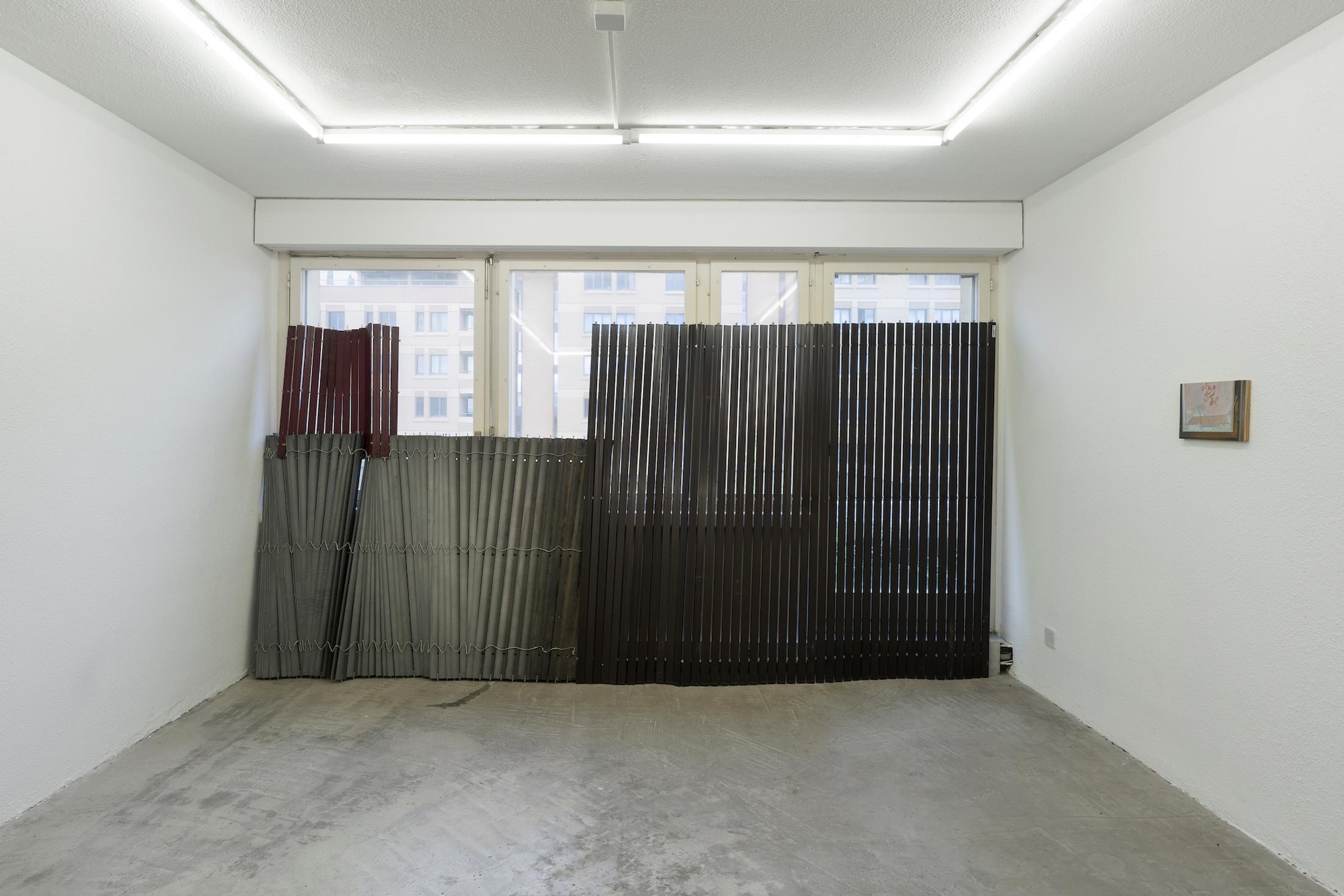 Exhibition View Group Show «Es dreht sich die Welt» at Hamlet, Zurich, 2023 / Photo: Claude Barrault / Courtesy: the artists and Hamlet