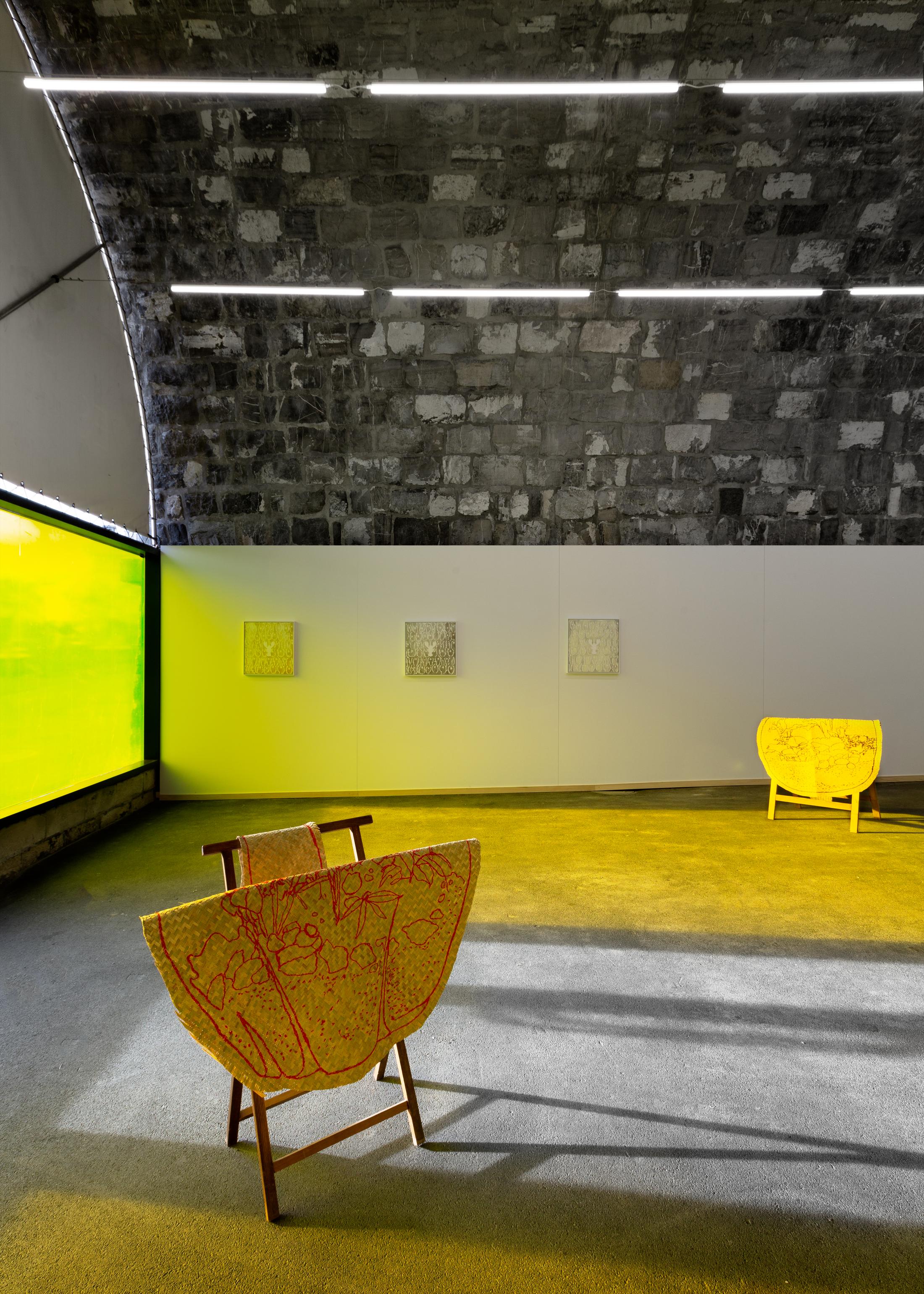 Exhibition View Group Show «Melanie Akeret, Luana Cardinaux and Sergio Rojas Chaves» at Bad Posture, Lausanne, 2023 / Photo: Théa Giglio / Courtesy: the artists and Bad Posture