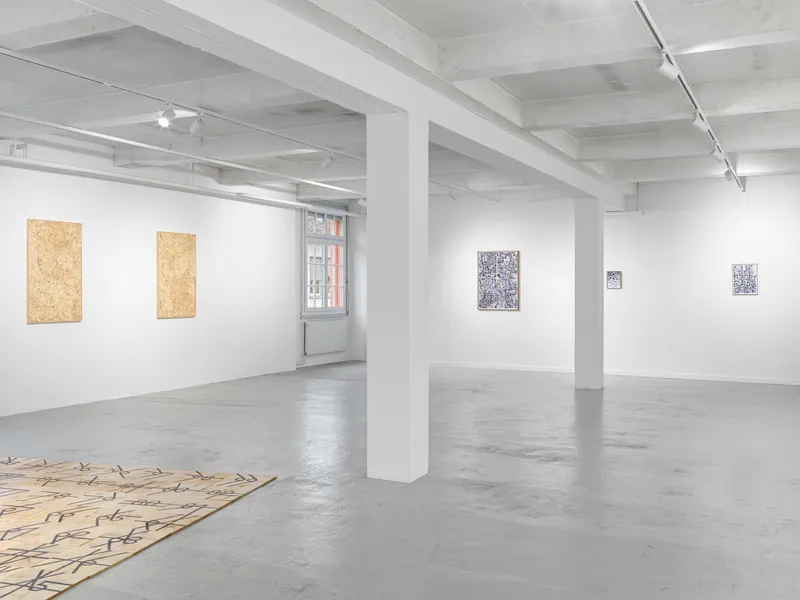 Exhibition View Solo Show Mirko Baselgia «Le jeu de l'échelle» at Galerie Heinzer Reszler, Lausanne, 2024 / Photo: Stefan Altenburger / Courtesy: The artist and Galerie Heinzer Reszler