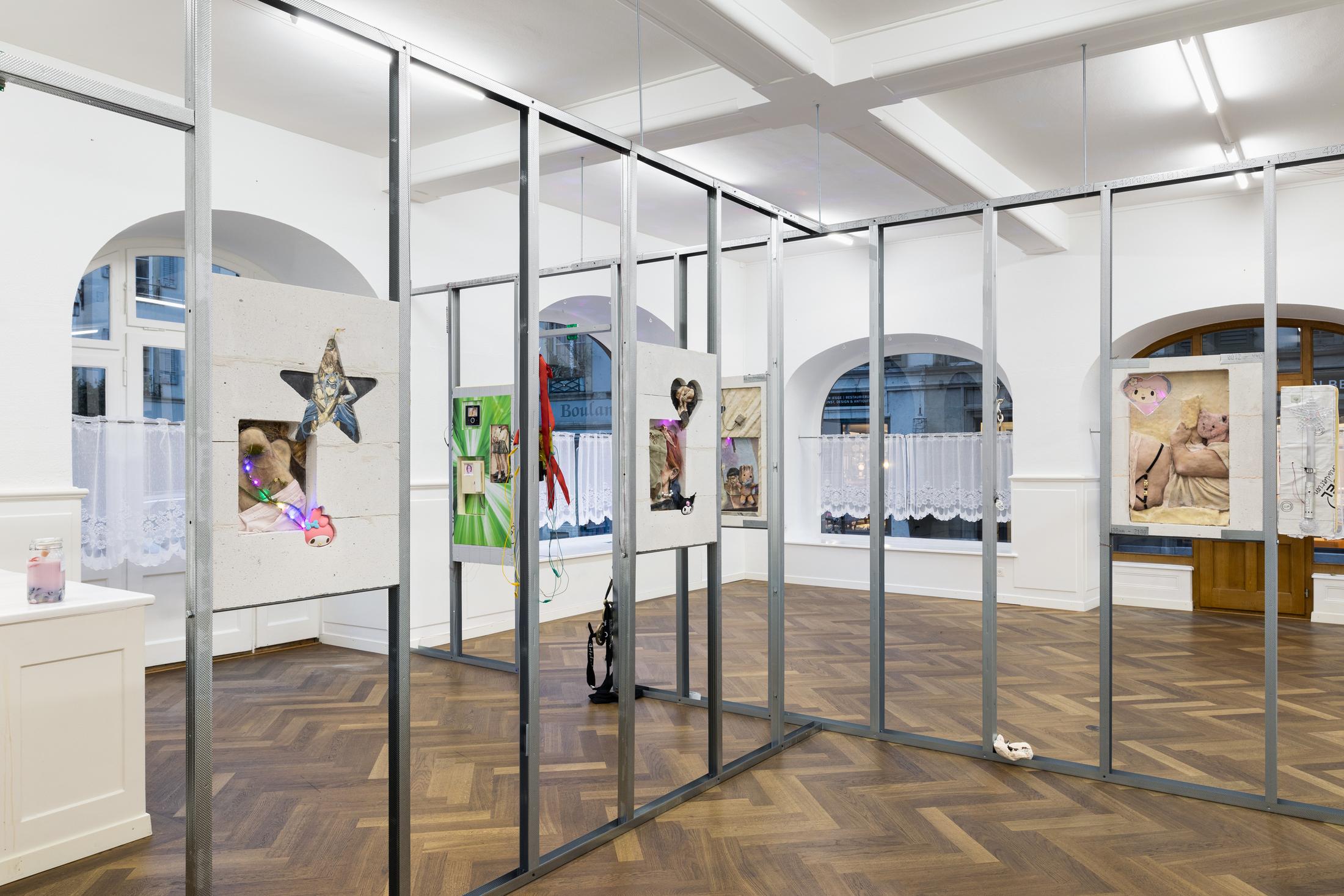 Exhibition View Solo Show Mona Filleul «PARTY MIX feat. Thilda Bourqui, Tony Colombe. K, Pauline Coquart, Gaia Vincensini, Xaxalxe» at Krone Couronne, Biel/Bienne, 2024 / Photo: Fabrice Schneider / Courtesy: The artist and Krone Couronne