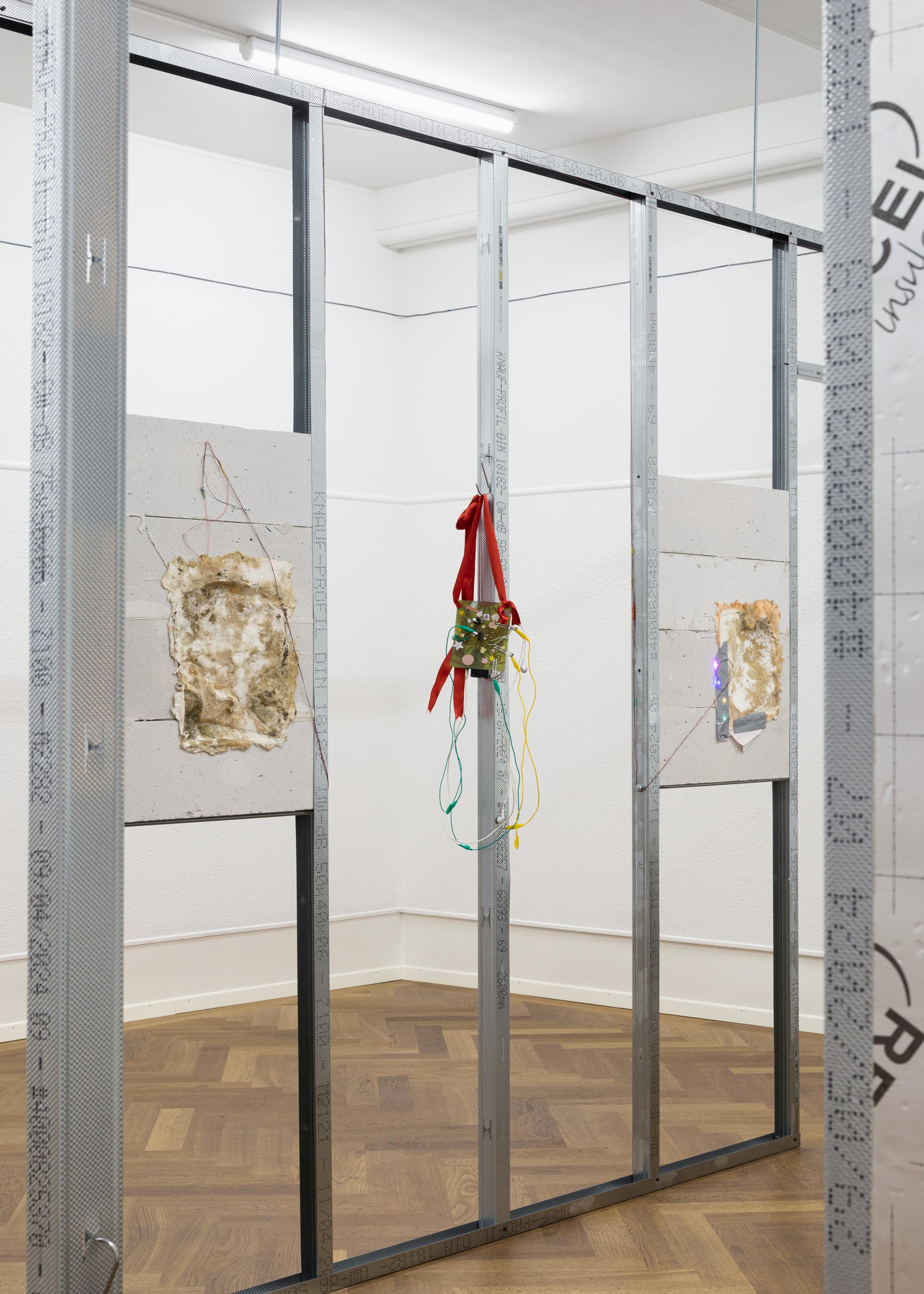 Exhibition View Solo Show Mona Filleul «PARTY MIX feat. Thilda Bourqui, Tony Colombe. K, Pauline Coquart, Gaia Vincensini, Xaxalxe» at Krone Couronne, Biel/Bienne, 2024 / Photo: Fabrice Schneider / Courtesy: The artist and Krone Couronne