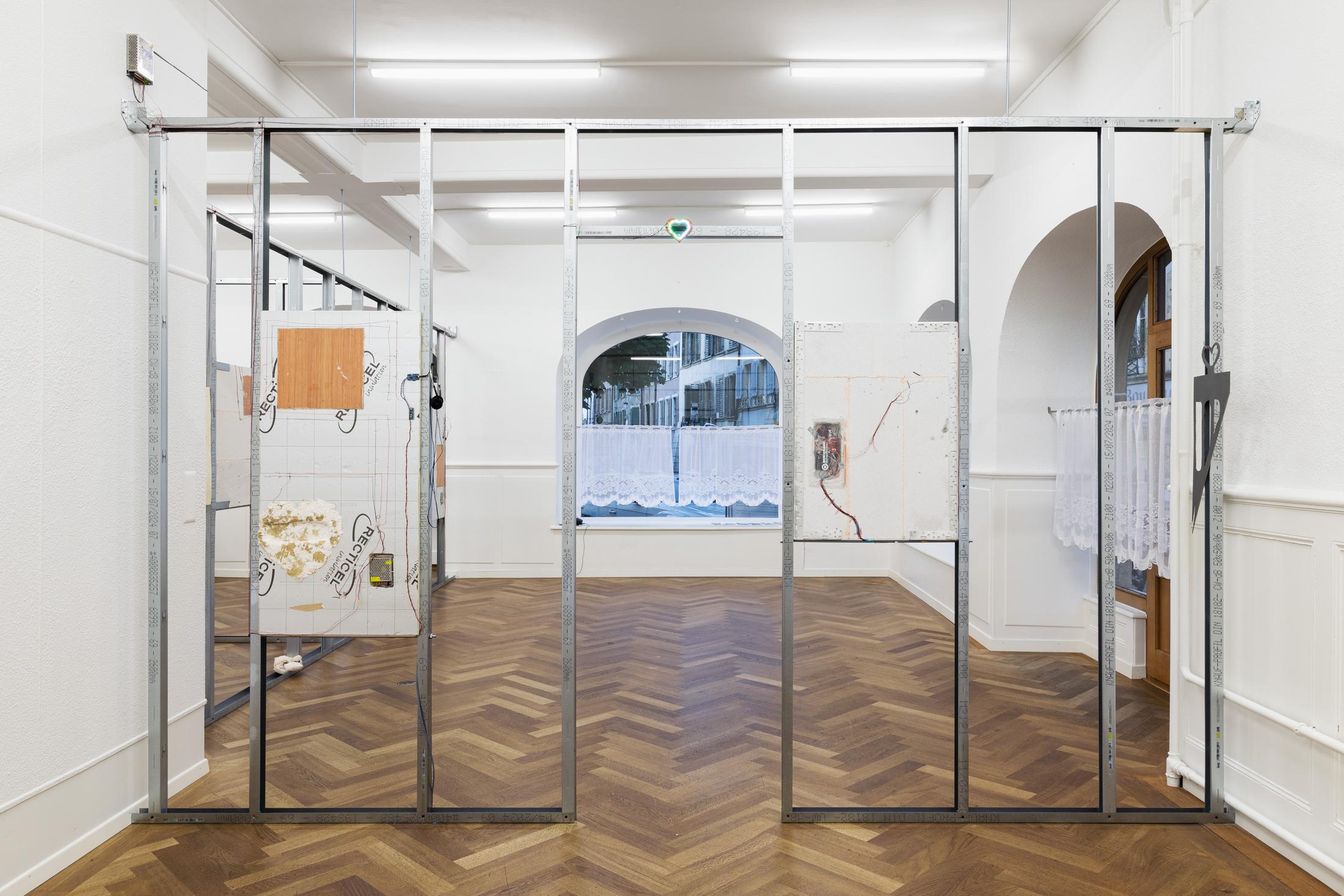 Exhibition View Solo Show Mona Filleul «PARTY MIX feat. Thilda Bourqui, Tony Colombe. K, Pauline Coquart, Gaia Vincensini, Xaxalxe» at Krone Couronne, Biel/Bienne, 2024 / Photo: Fabrice Schneider / Courtesy: The artist and Krone Couronne