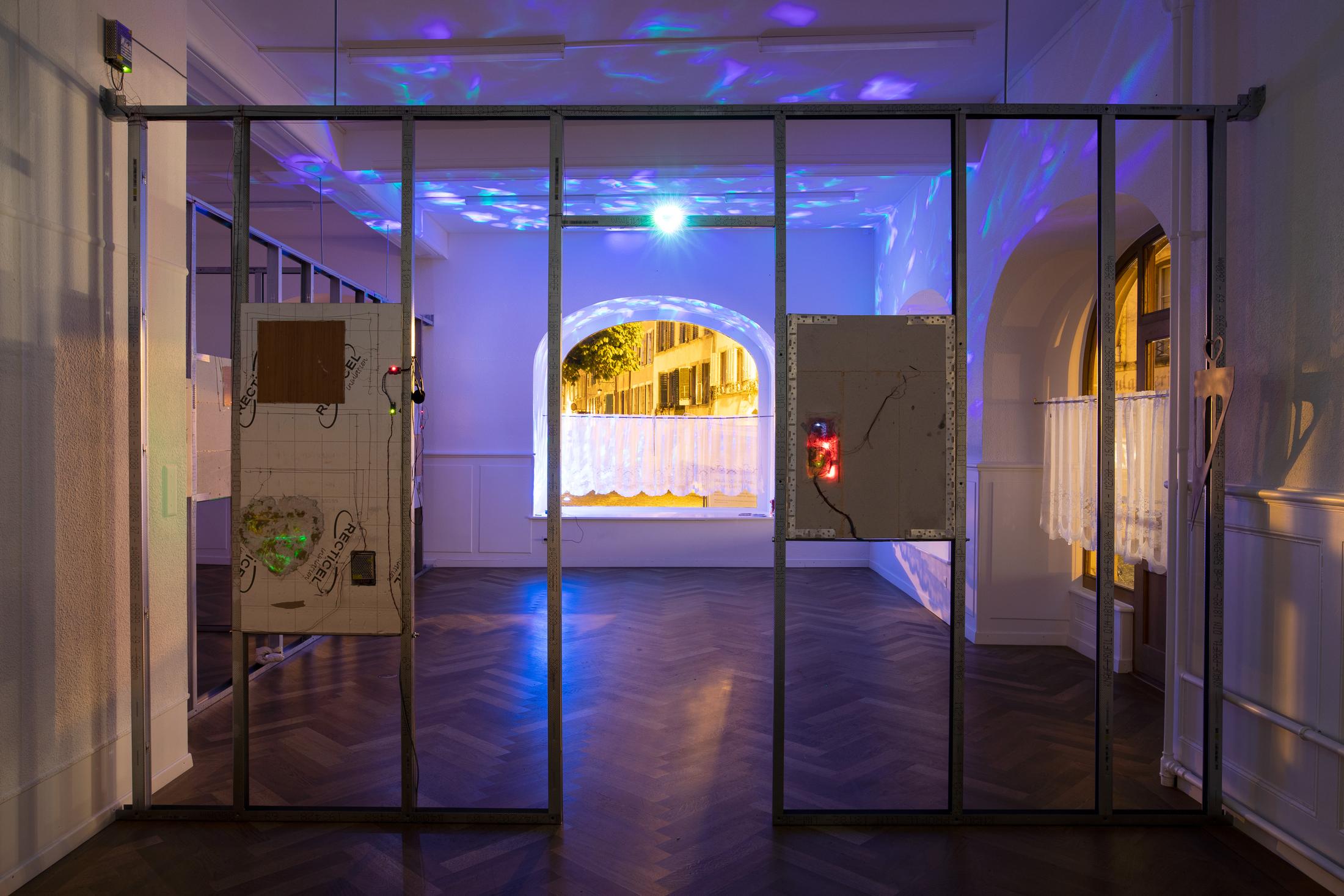 Exhibition View Solo Show Mona Filleul «PARTY MIX feat. Thilda Bourqui, Tony Colombe. K, Pauline Coquart, Gaia Vincensini, Xaxalxe» at Krone Couronne, Biel/Bienne, 2024 / Photo: Fabrice Schneider / Courtesy: The artist and Krone Couronne