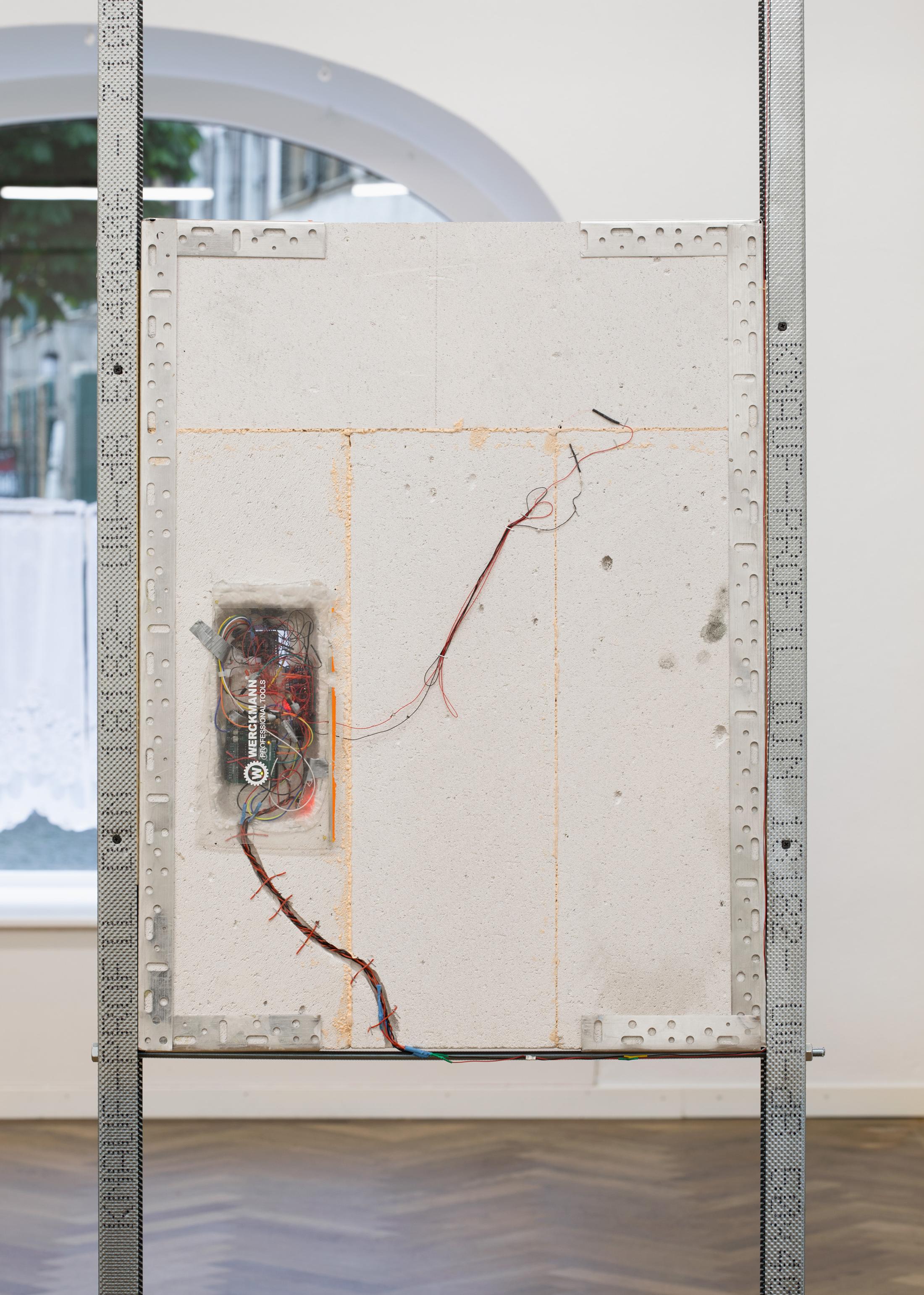 Exhibition View Solo Show Mona Filleul «PARTY MIX feat. Thilda Bourqui, Tony Colombe. K, Pauline Coquart, Gaia Vincensini, Xaxalxe; view on Mona Filleul, Phantasia 4 - puppy play cookie (Detail), 2024» at Krone Couronne, Biel/Bienne, 2024 / Photo: Fabrice Schneider / Courtesy: The artist and Krone Couronne