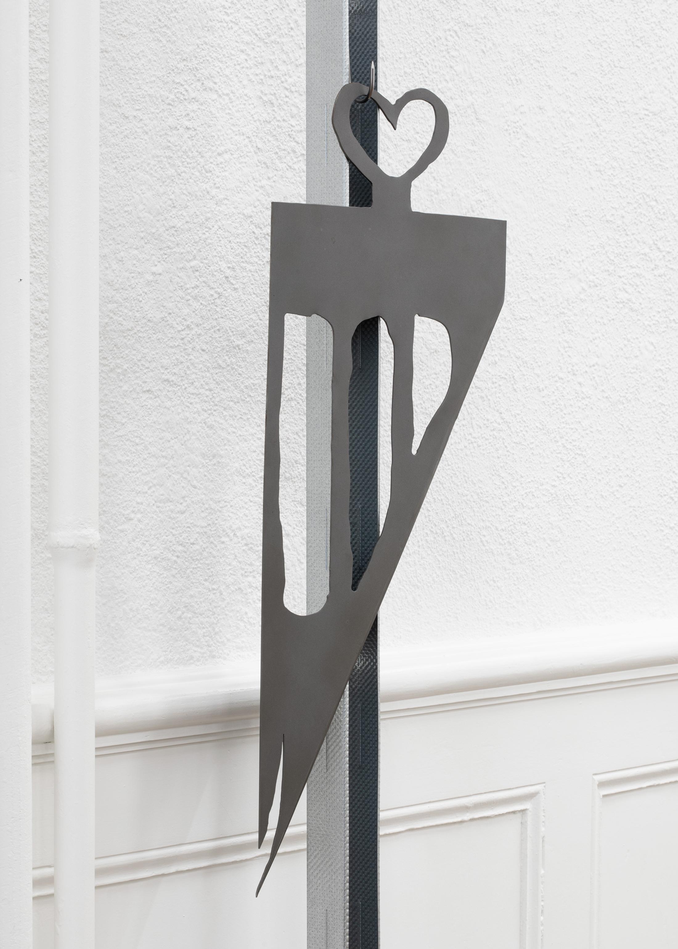 Exhibition View Solo Show Mona Filleul «PARTY MIX feat. Thilda Bourqui, Tony Colombe. K, Pauline Coquart, Gaia Vincensini, Xaxalxe; view on Pauline Coquart, BRB Doing trad stuffs, 2020» at Krone Couronne, Biel/Bienne, 2024 / Photo: Fabrice Schneider / Courtesy: The artist and Krone Couronne