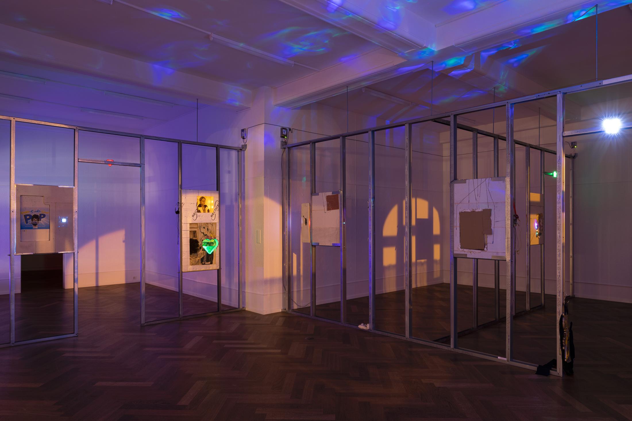 Exhibition View Solo Show Mona Filleul «PARTY MIX feat. Thilda Bourqui, Tony Colombe. K, Pauline Coquart, Gaia Vincensini, Xaxalxe» at Krone Couronne, Biel/Bienne, 2024 / Photo: Fabrice Schneider / Courtesy: The artist and Krone Couronne