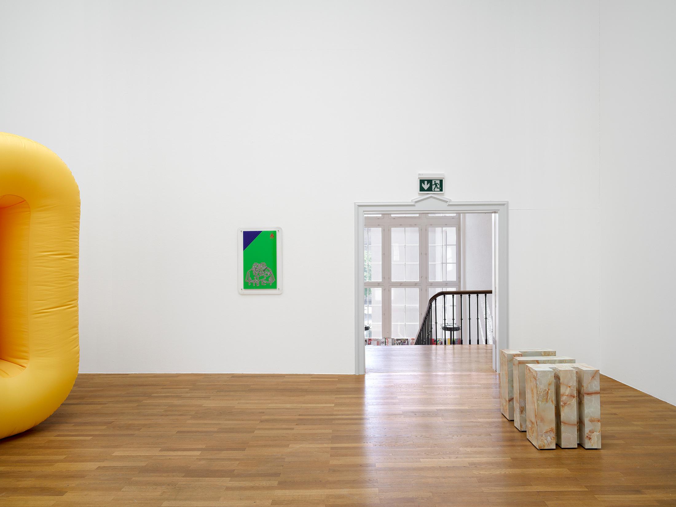 Exhibition View Solo Show Nancy Dwyer «Hot Mess» at Kunsthalle Winterthur, 2024 / Photo: Cedric Mussano / Courtesy: the artist and Theta, New York