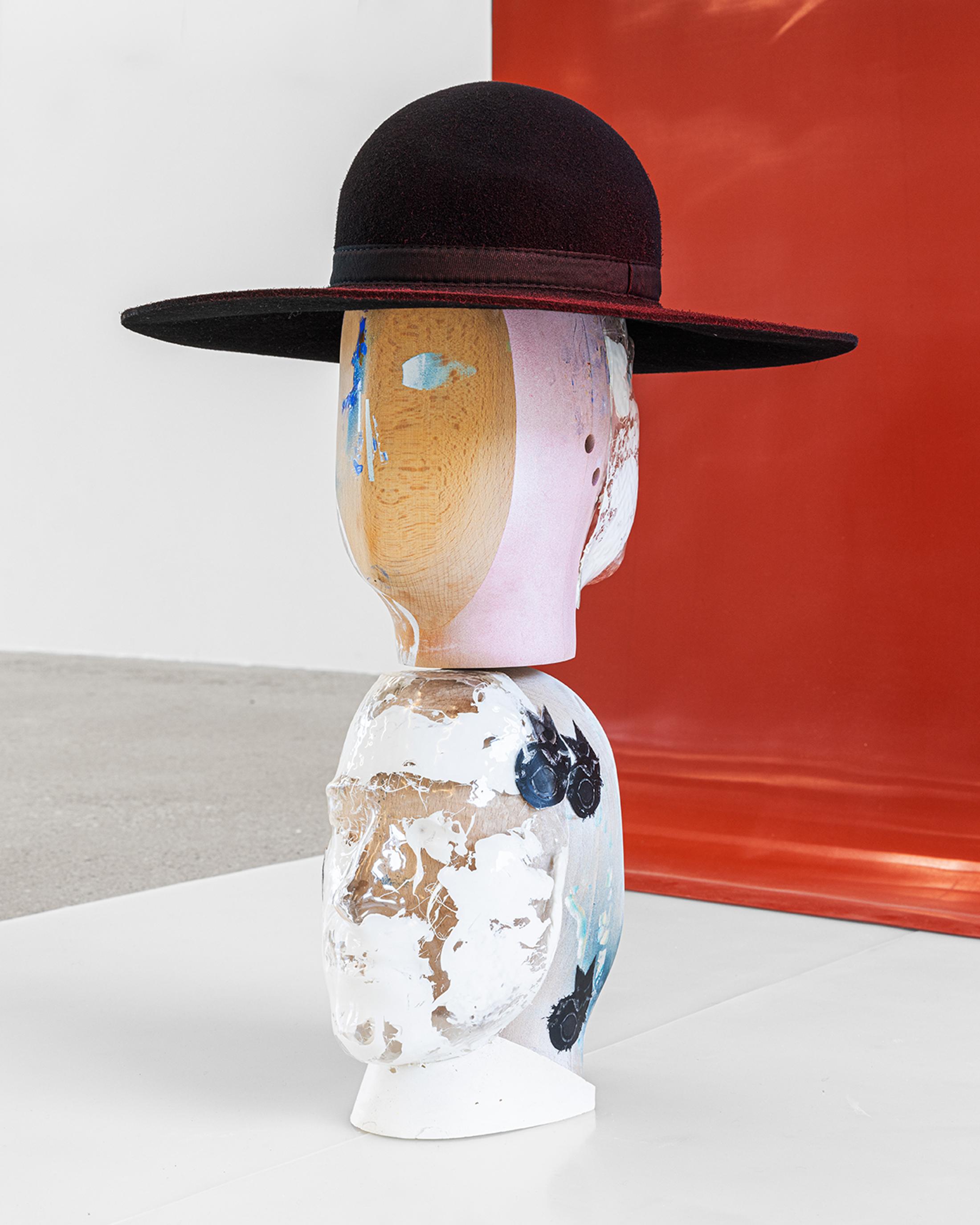 Exhibition View Solo Show Niels Trannois «Version Cue ; view on ...A Name you can remember me by (dyslexie à escient)(detail), 2025, silicone, cables, felt, wood, acrylic, thermoformed PET, silicone glue, 300x120x170 cm» at CALM – Centre d’Art La Meute, Lausanne, Switzerland, 2025 / Photo: Théo Dufloo / Courtesy of the artist