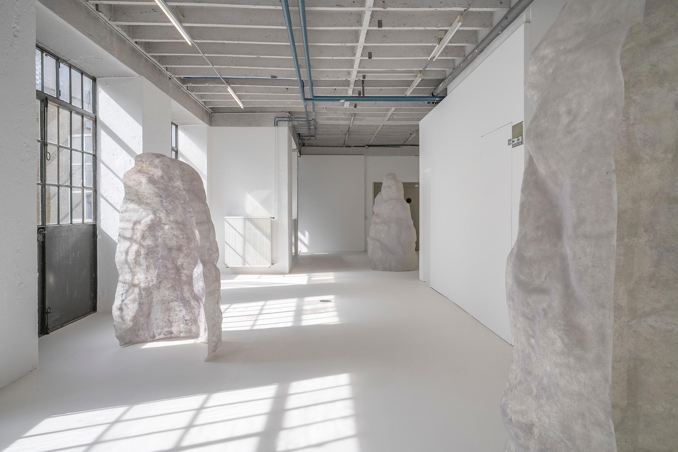 Exhibition View Solo Show Pauline Cordier «Entre-deux» at standard/deluxe, Lausanne, 2024 / Photo: Virginie Otth / Courtesy: The artist and standard/deluxe