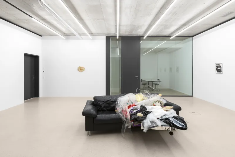 Exhibition View Group Show «Pretty People» at Windhager von Kaenel, Zug, 2024-2025 / Photo: Julian Blum / Courtesy: the artists and Windhager von Kaenel