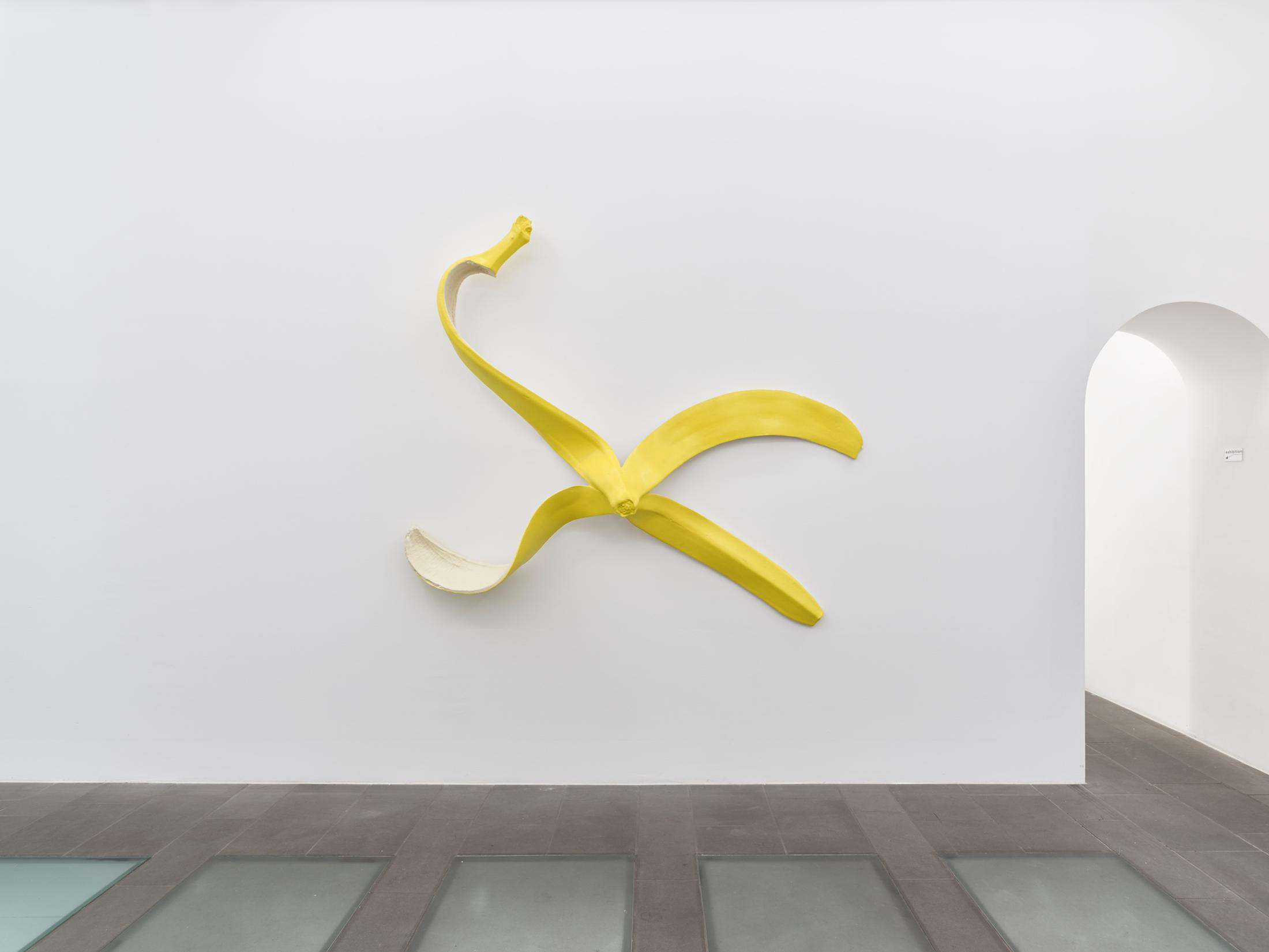 Exhibition View Group Show «QUAE EST IN NATURA ; view on Lilian Bourgeat, Untitled, 2024, polyester resin, 200 x 120 x 30 cm, Ed. 2/8 » at Galerie lange + pult, Zürich, 2024 / Photo: Felix Jungo / Courtesy: the artists and Galerie lange + pult