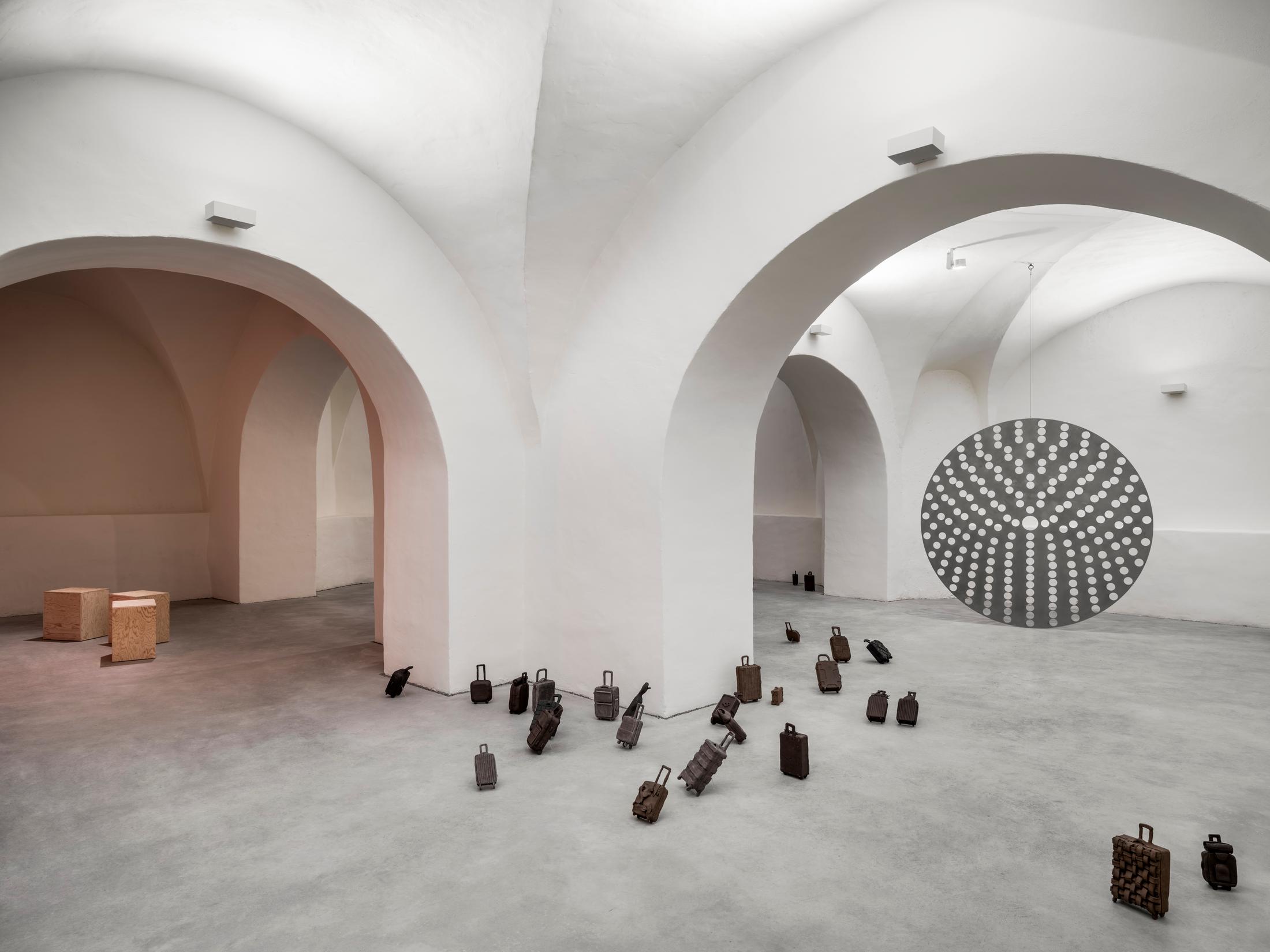 Exhibition View Solo Show Raphael Stucky «Troposonic» at Musée d’art du Valais / Kunstmuseum Wallis, Sion, 2025 / Photo: Olivier Lovey / Courtesy: the artist and Musées cantonaux du Valais